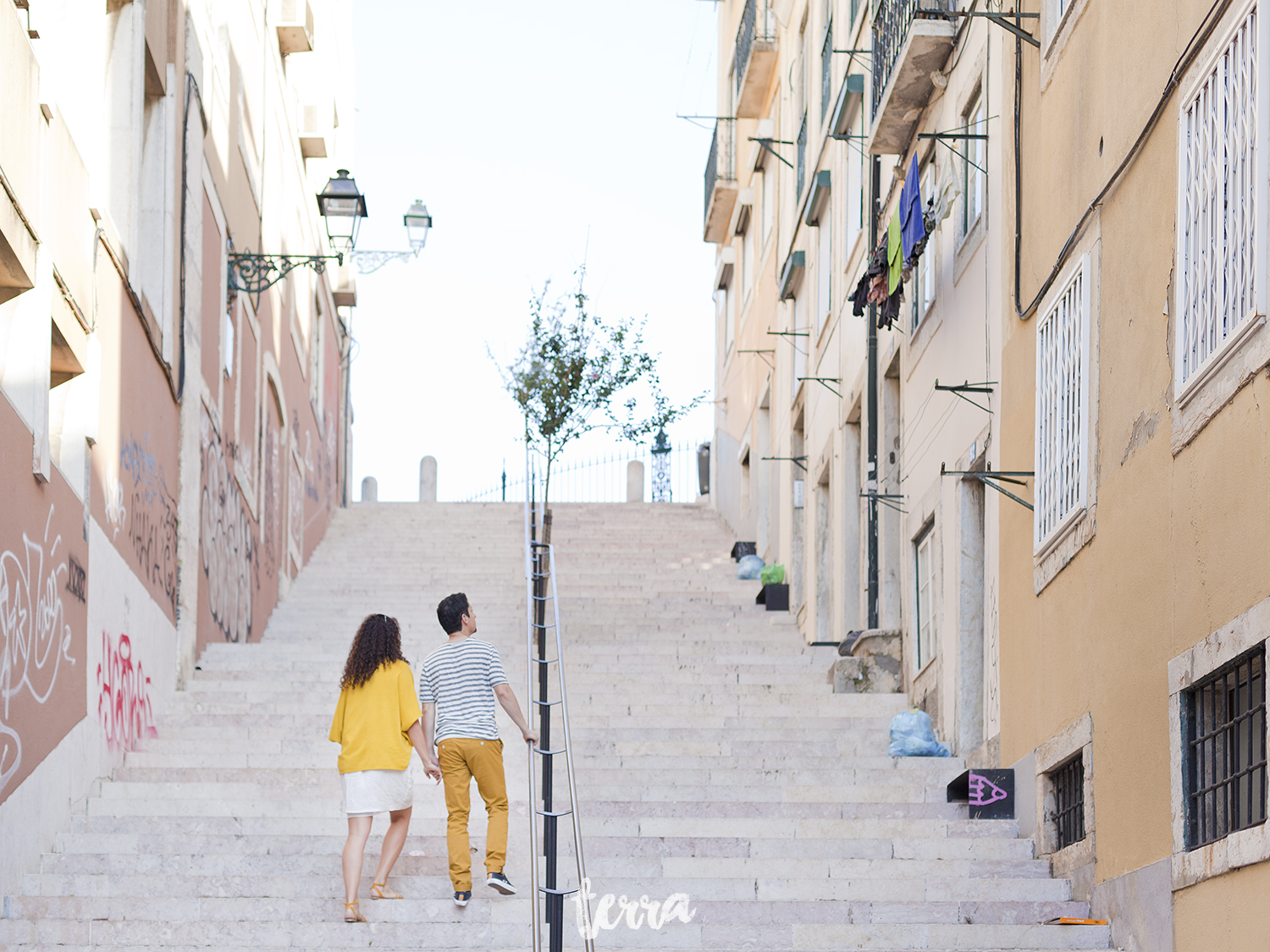 sessao-fotografica-casal-bairro-alto-lisboa-terra-fotografia-0035.jpg