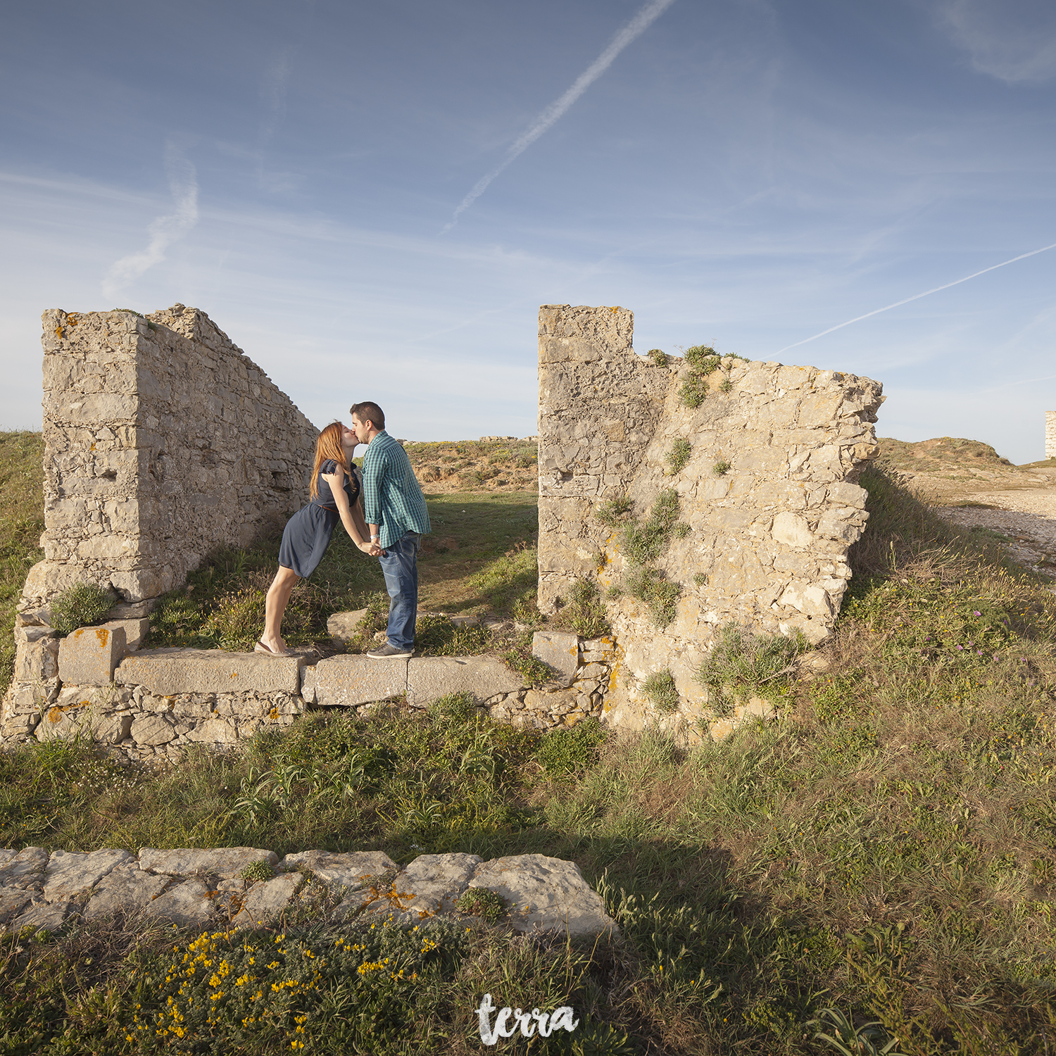 sessao-fotografica-casal-forte-luz-peniche-terra-fotografia-17.jpg