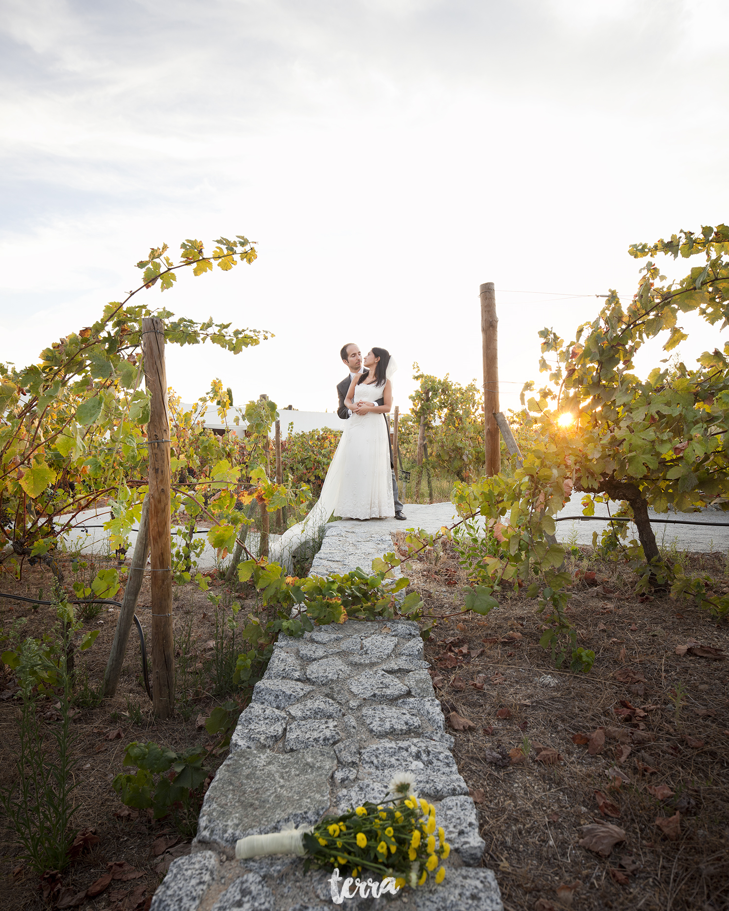 sessao-fotografica-trash-the-dress-land-vineyards-alentejo-terra-fotografia-0023.jpg