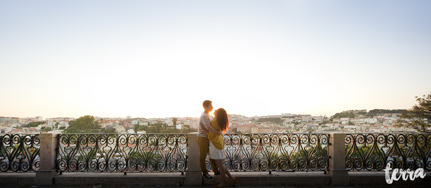 sessao-fotografica-casal-bairro-alto-lisboa-terra-fotografia-0013.jpg