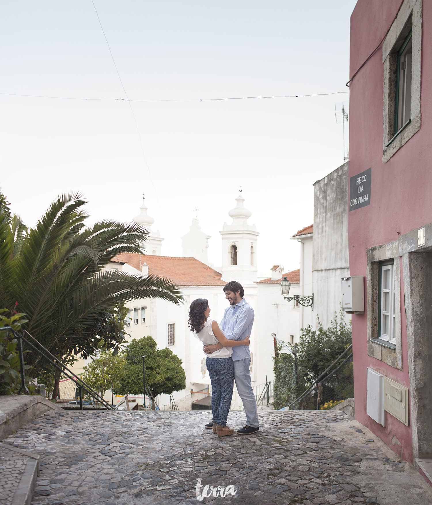 engagement-session-alfama-lisboa-terra-fotografia-014.jpg