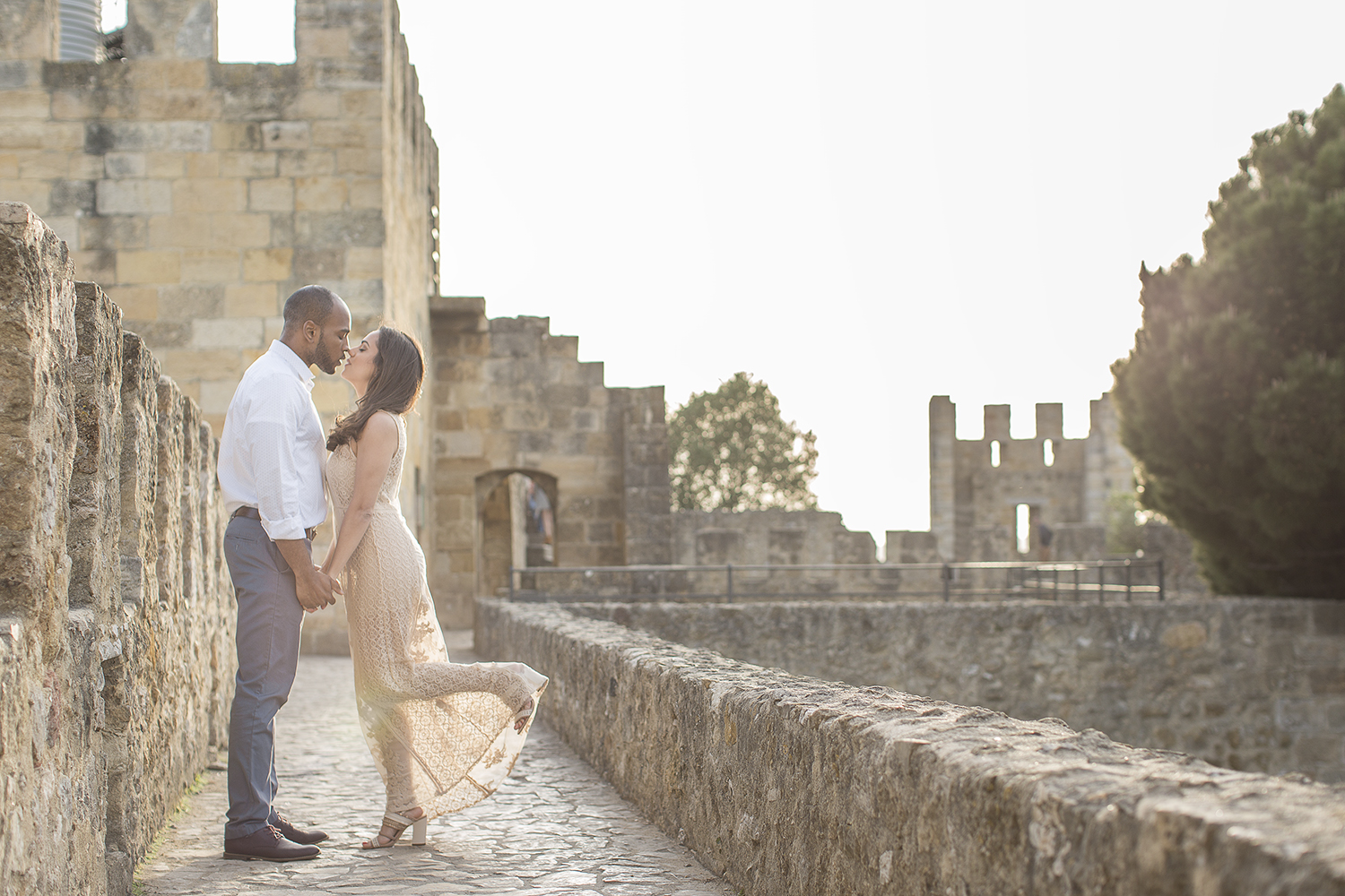 engagement-session-castelo-sao-jorge-lisboa-portugal-flytographer-terra-fotografia-45.jpg