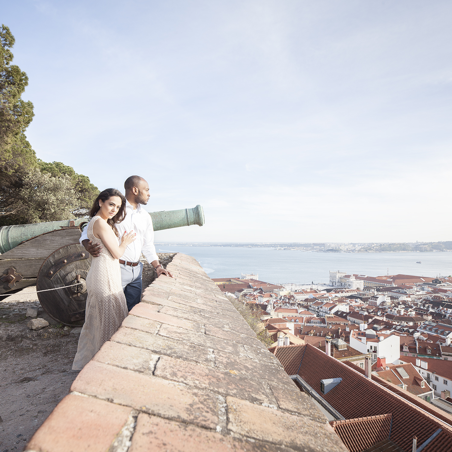 engagement-session-castelo-sao-jorge-lisboa-portugal-flytographer-terra-fotografia-10.jpg