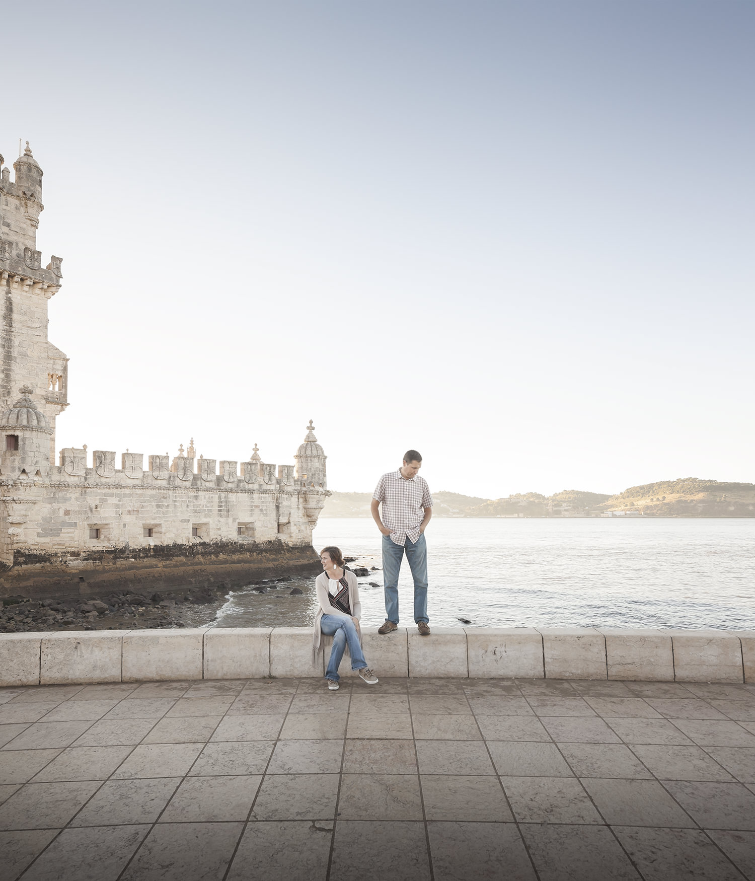 belem-tower-engagement-photographer-lisbon-terra-fotografia-flytographer-20.jpg