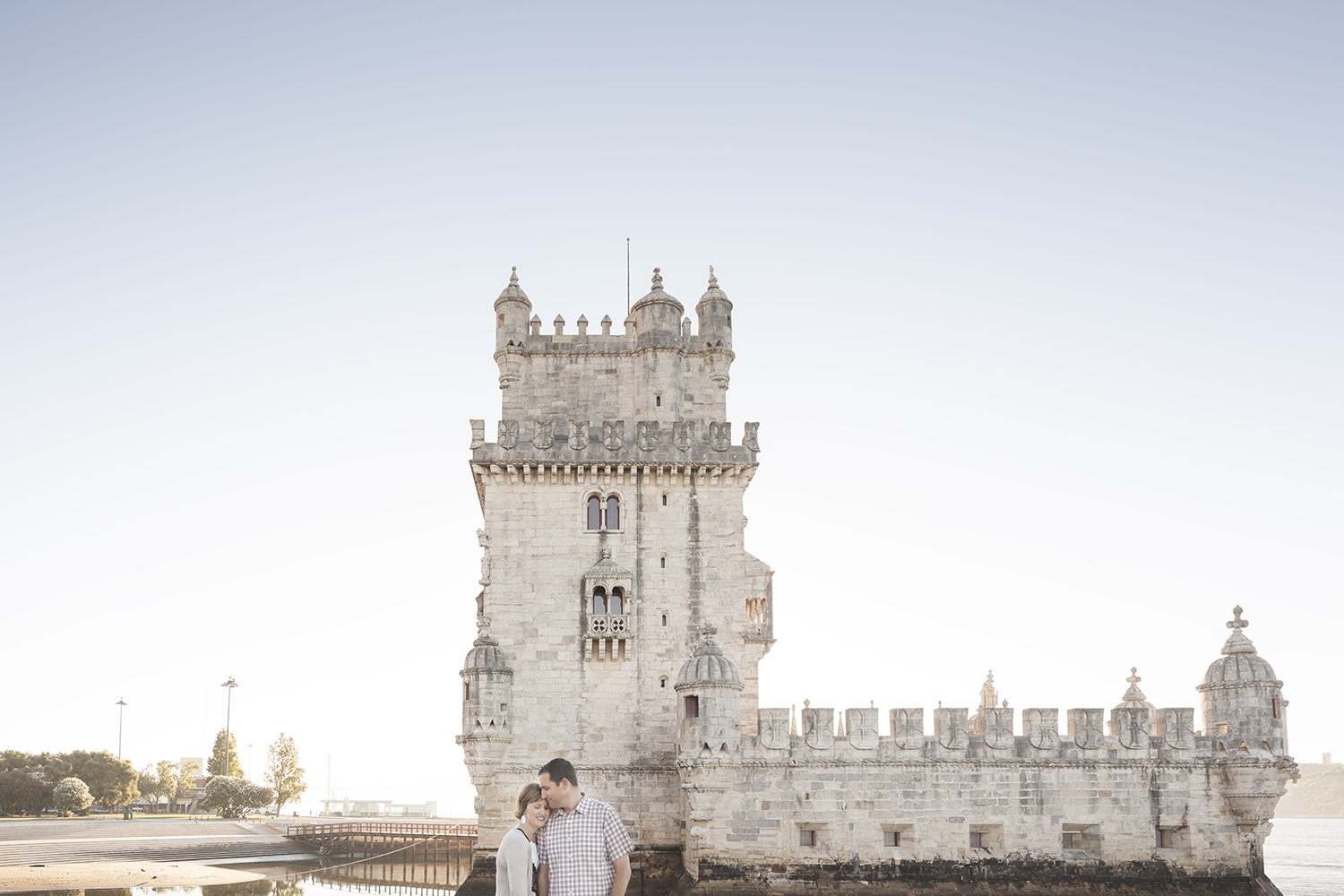 belem-tower-engagement-photographer-lisbon-terra-fotografia-flytographer-24.jpg