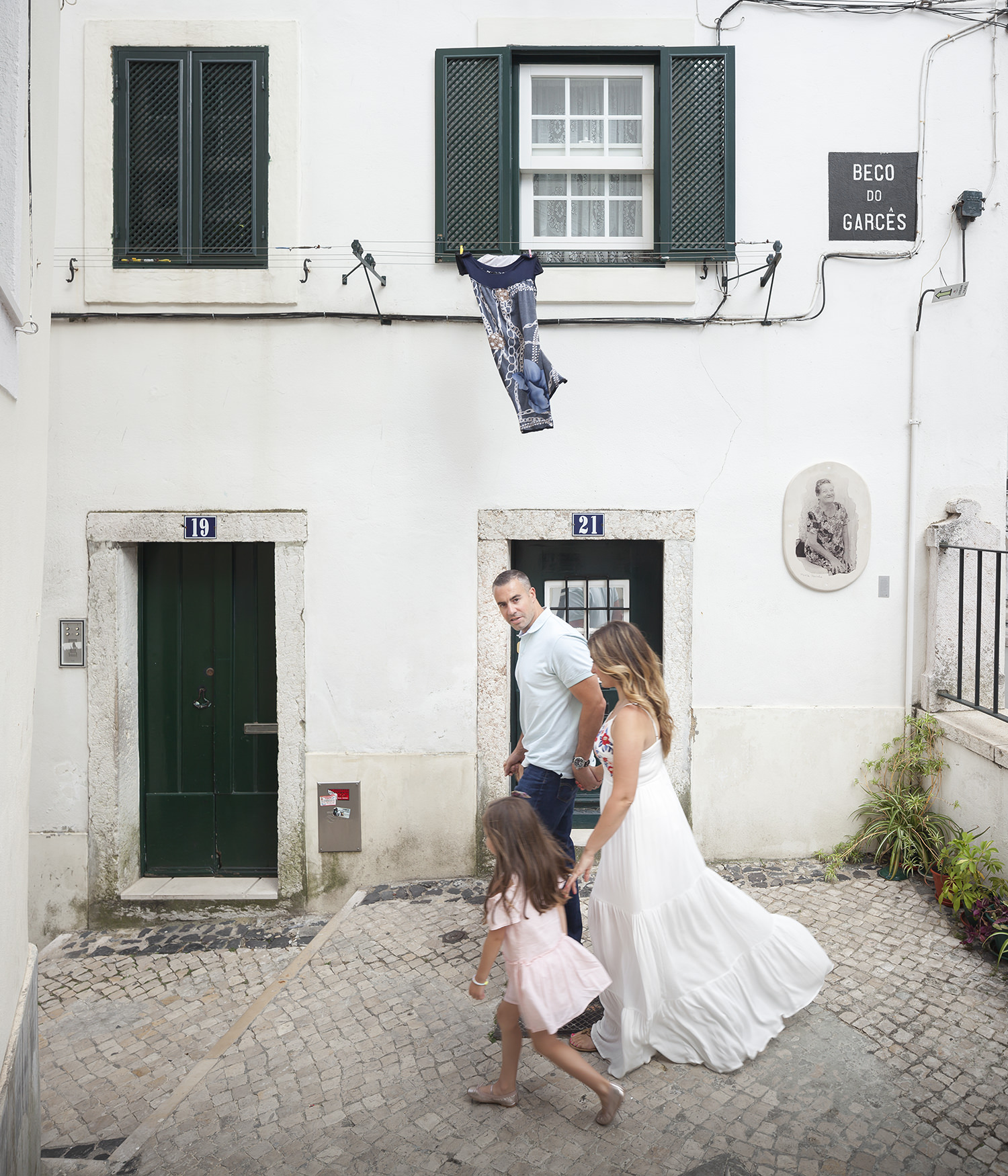 alfama-lisbon-family-photogapher-terra-fotografia-0008.jpg