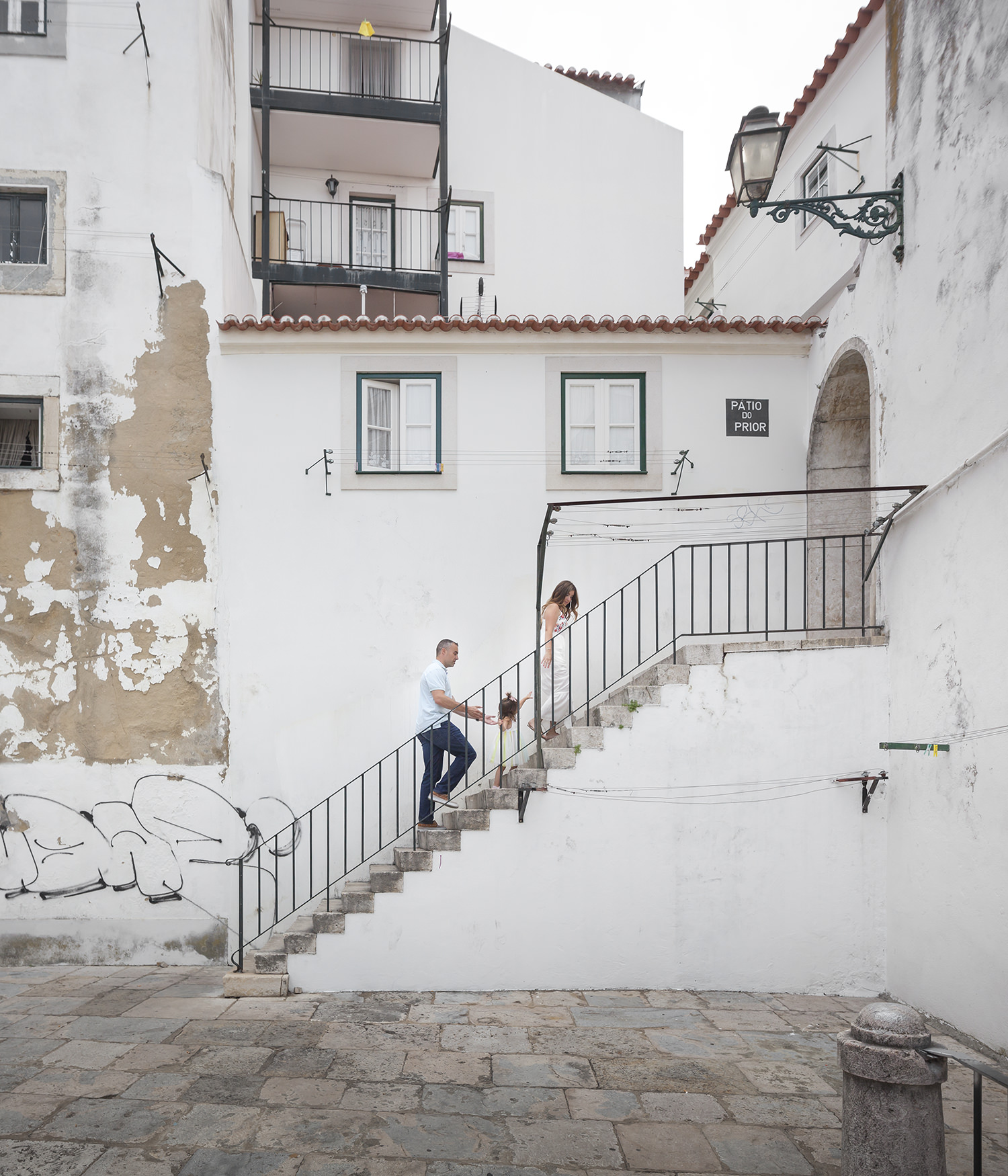 alfama-lisbon-family-photogapher-terra-fotografia-0054.jpg