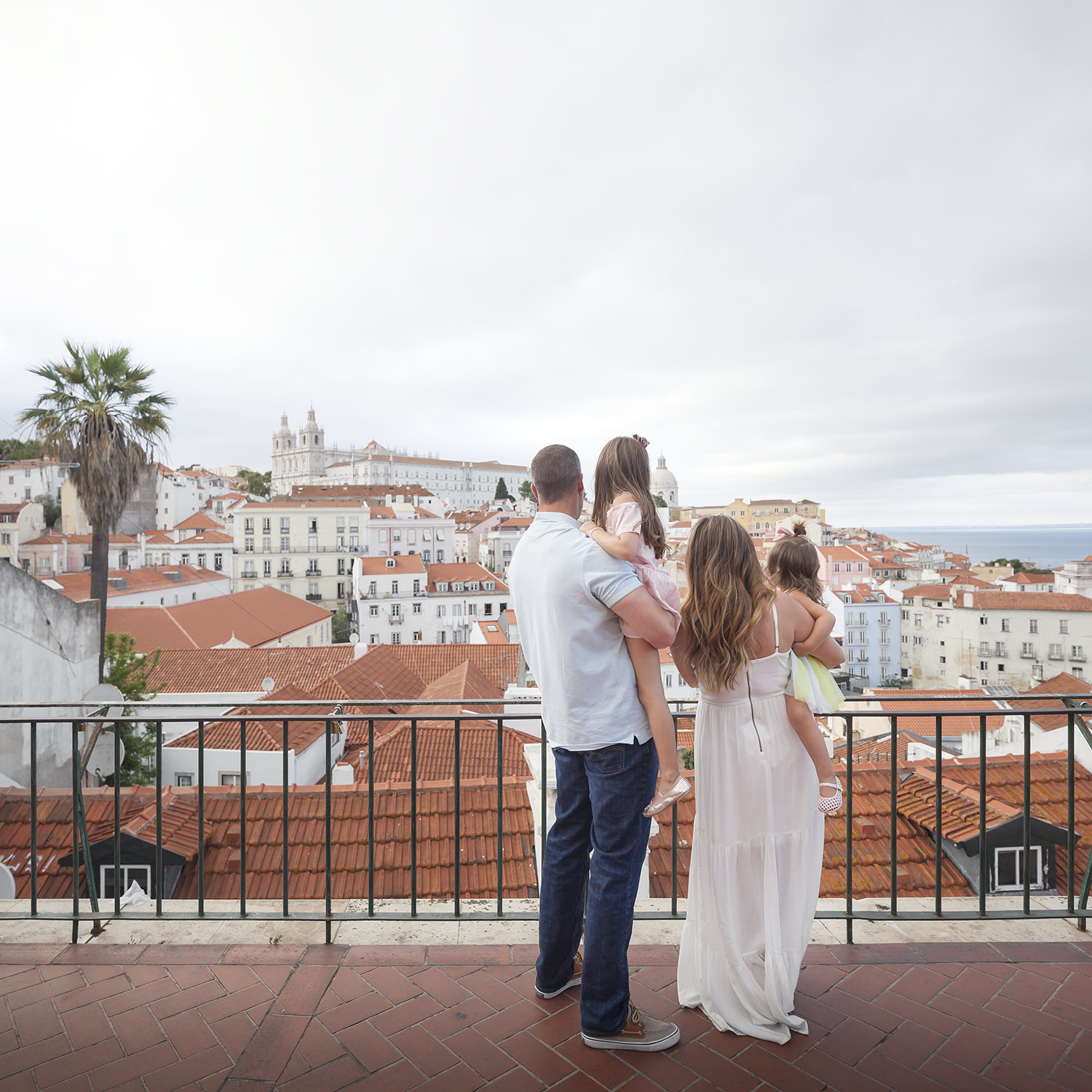 alfama-lisbon-family-photogapher-terra-fotografia-0058.jpg