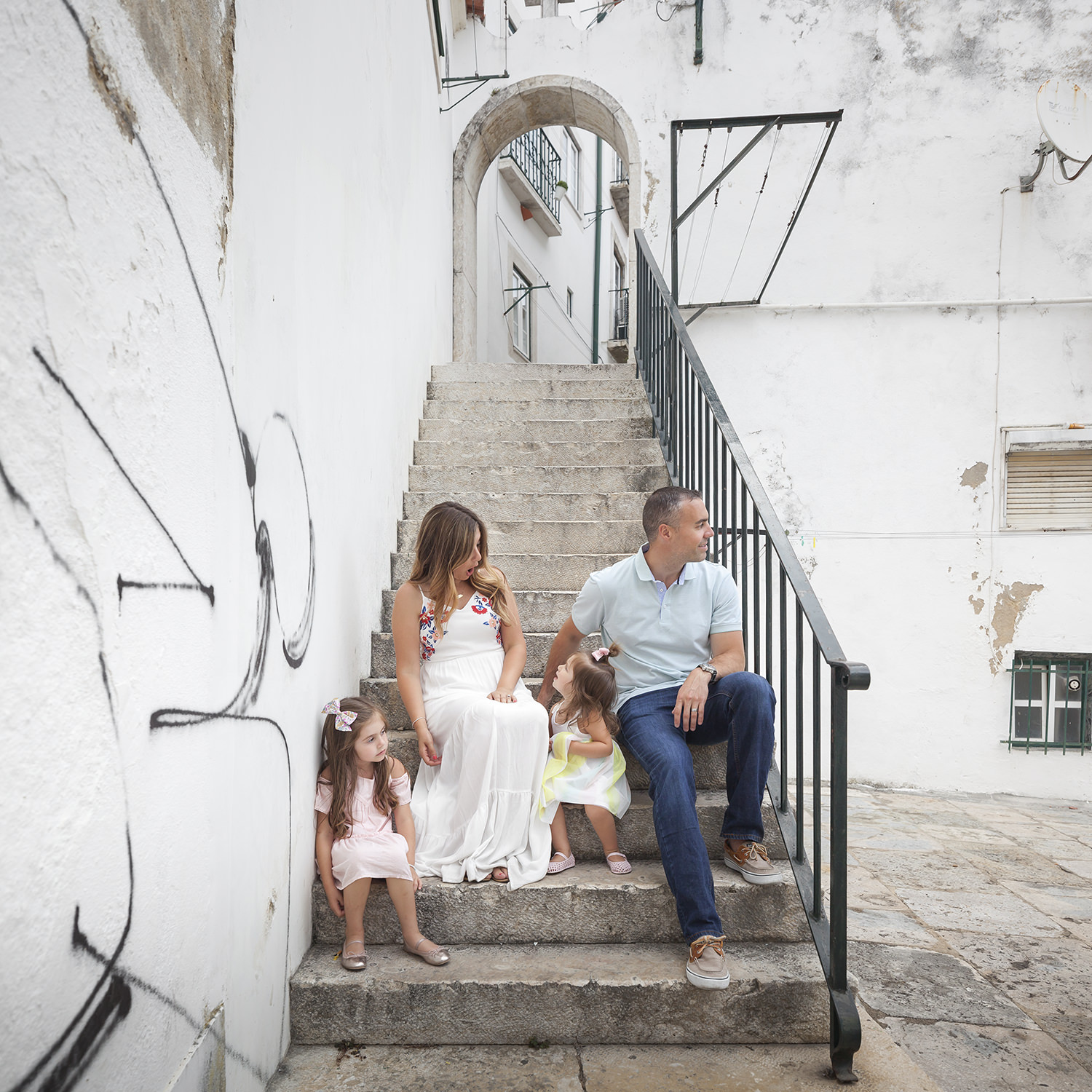 alfama-lisbon-family-photogapher-terra-fotografia-0029.jpg