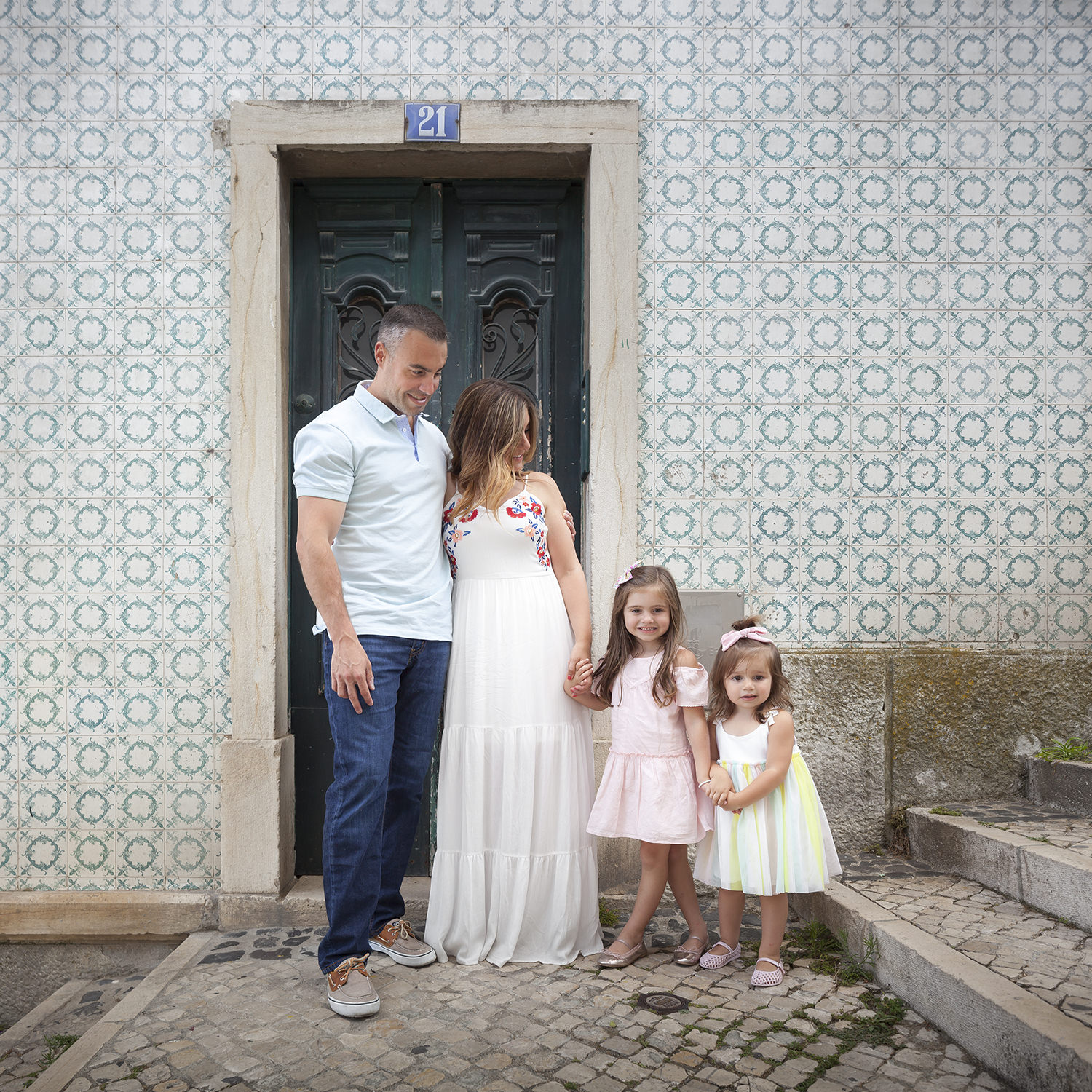 alfama-lisbon-family-photogapher-terra-fotografia-0005.jpg