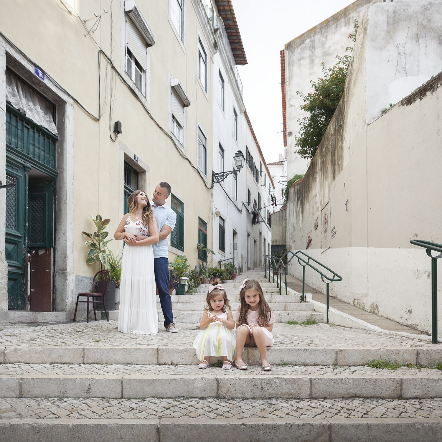 alfama-lisbon-family-photogapher-terra-fotografia-0011.jpg