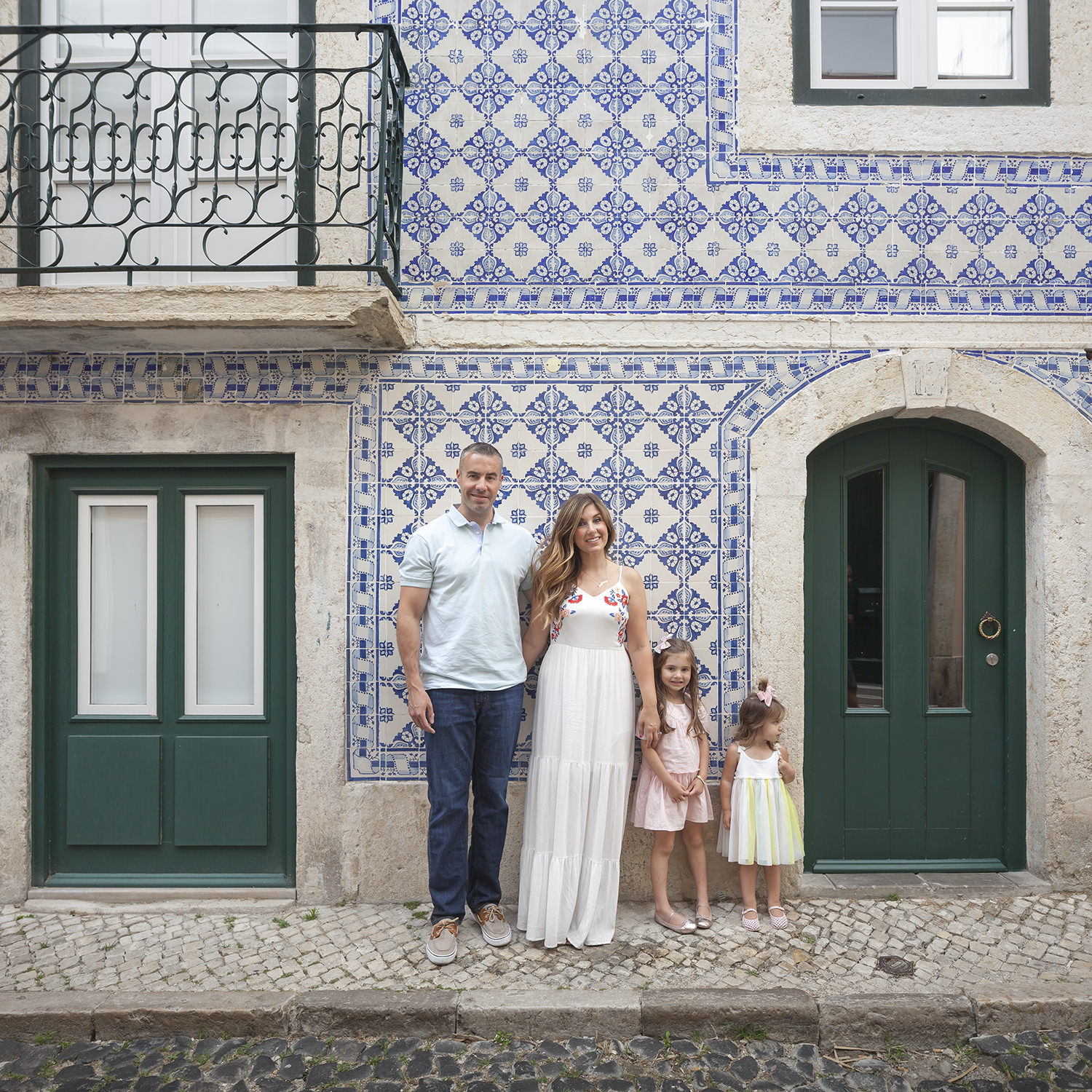 alfama-lisbon-family-photogapher-terra-fotografia-0025.jpg