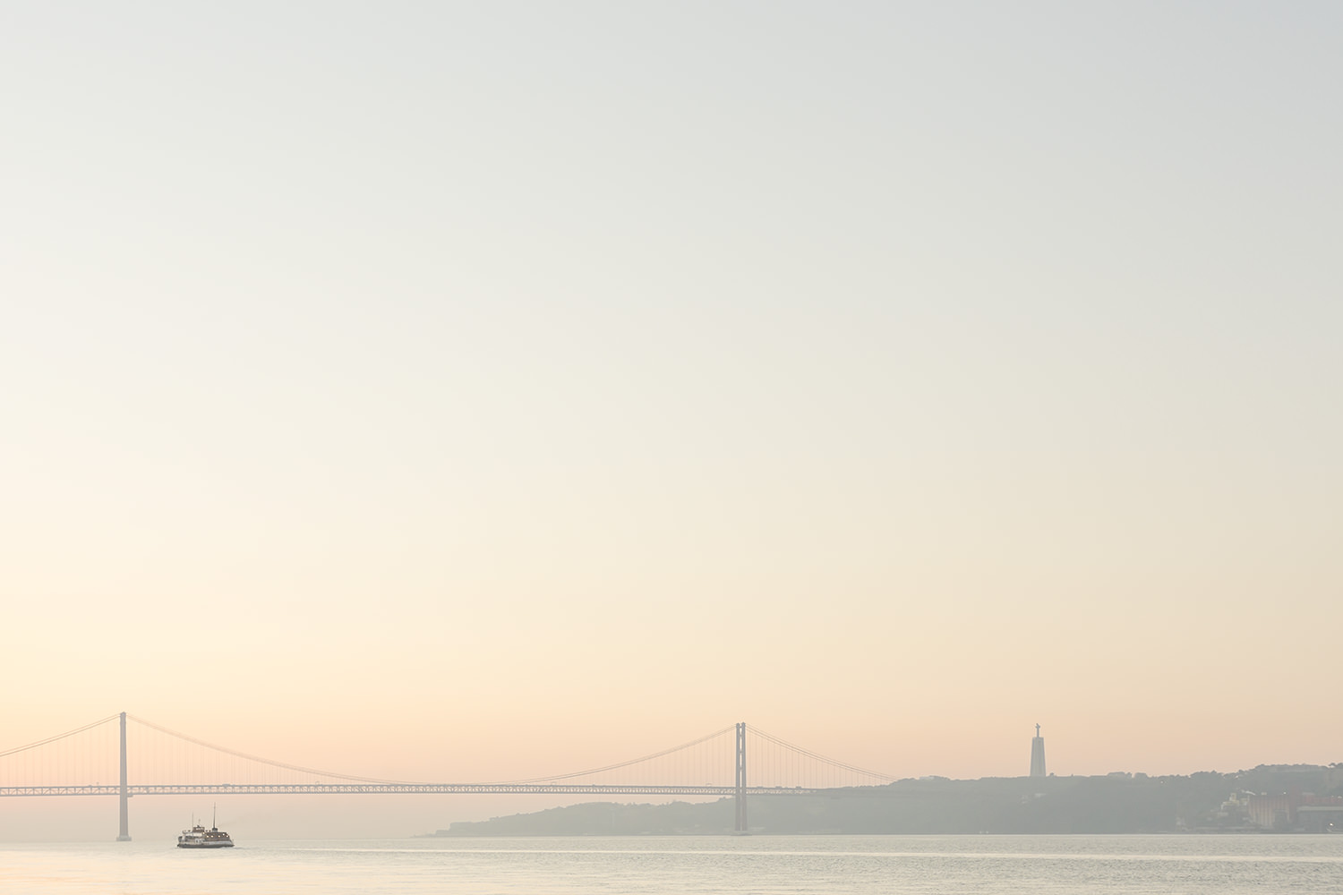 belem-tower-lisbon-engagement-photographer-terra-fotografia-flytographer-001.jpg