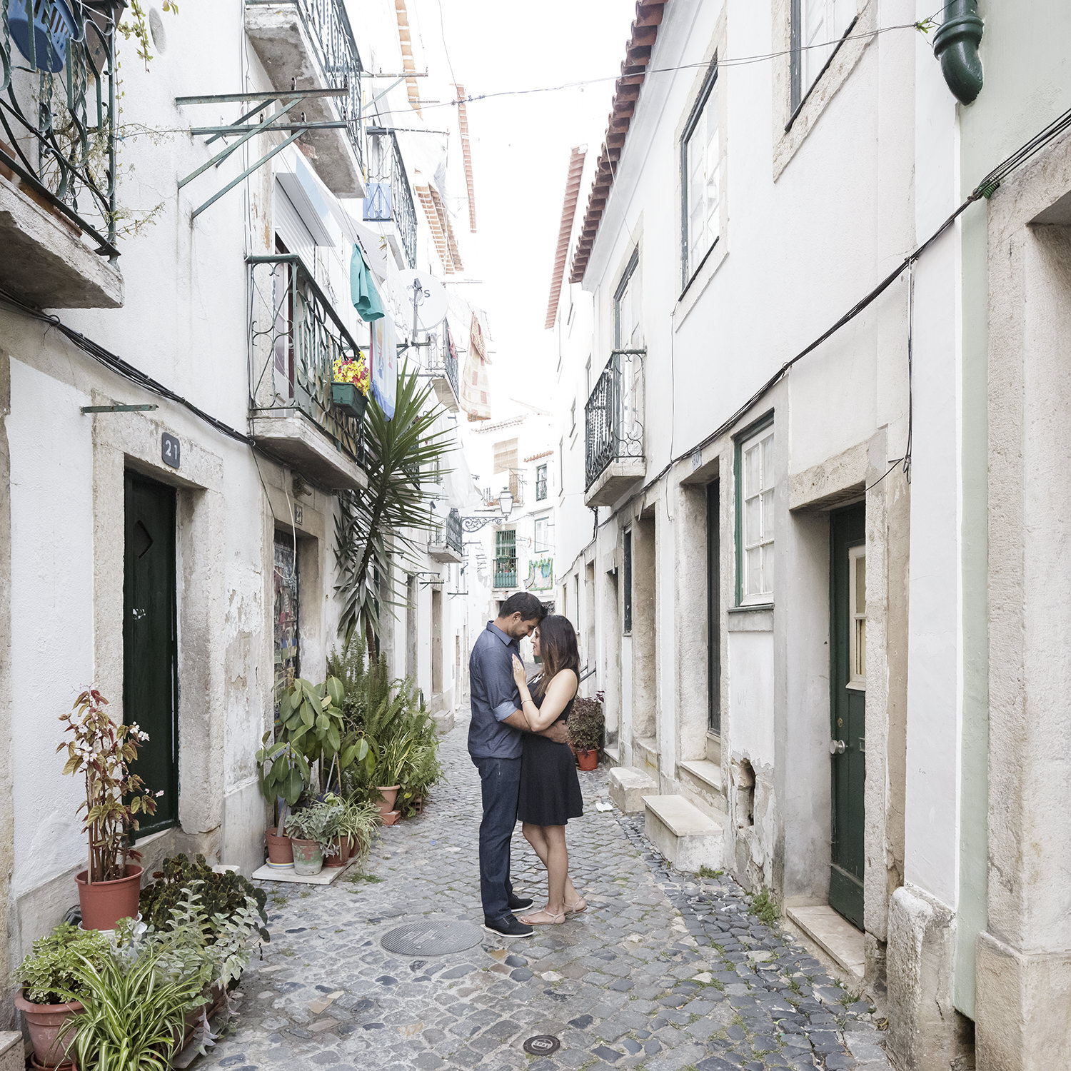 surprise-wedding-proposal-photographer-lisbon-ana-lucia-da-cruz-terra-fotografia-flytographer-07.jpg