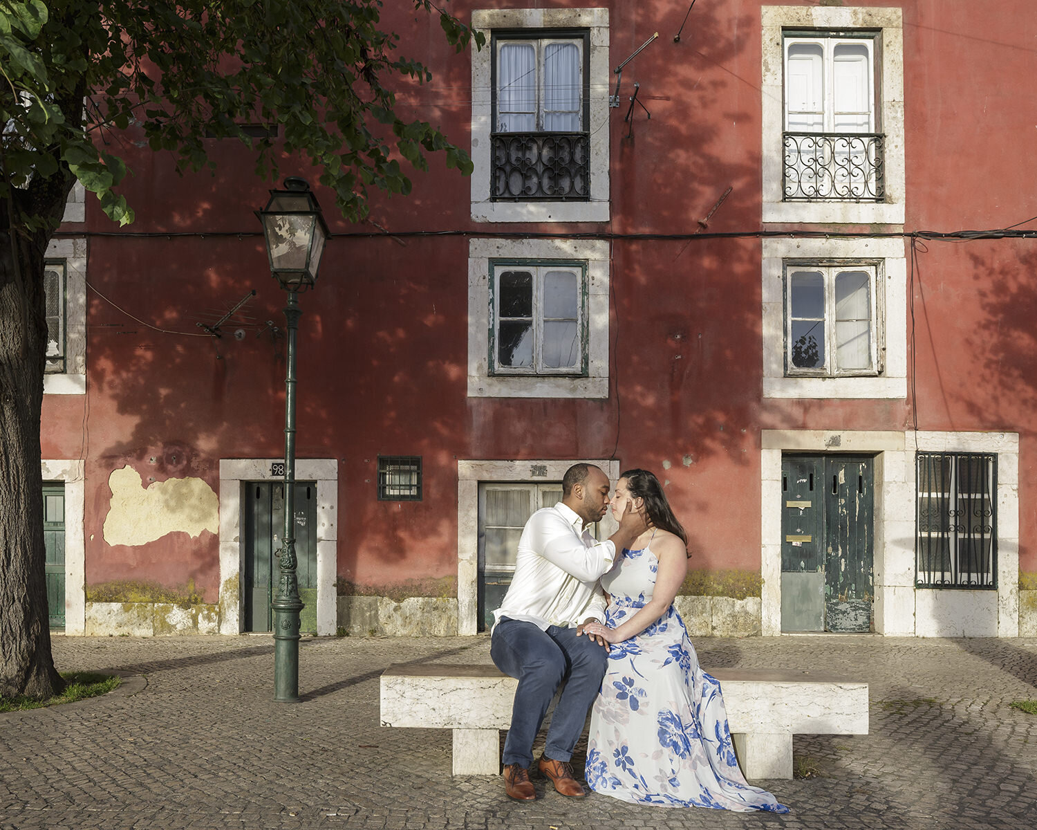 surprise-wedding-proposal-photographer-lisbon-ana-lucia-da-cruz-terra-fotografia-flytographer-19.jpg