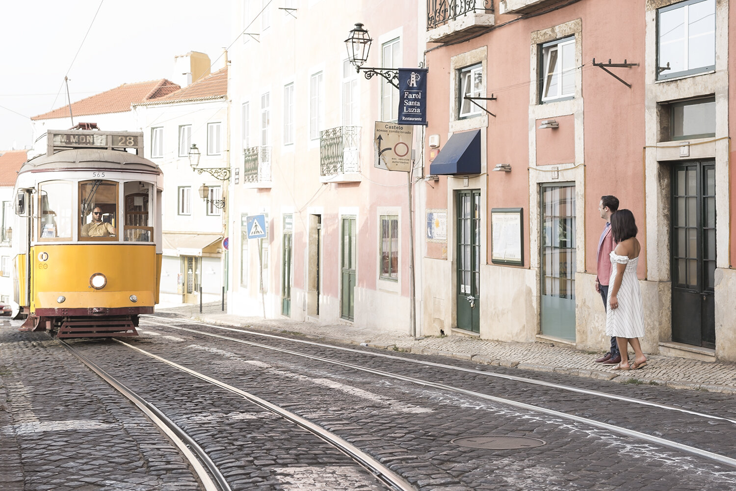 surprise-wedding-proposal-photographer-lisbon-ana-lucia-da-cruz-terra-fotografia-flytographer-44.jpg