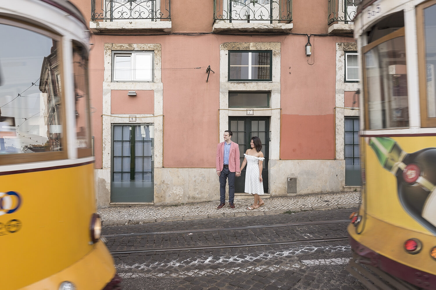 surprise-wedding-proposal-photographer-lisbon-ana-lucia-da-cruz-terra-fotografia-flytographer-45.jpg