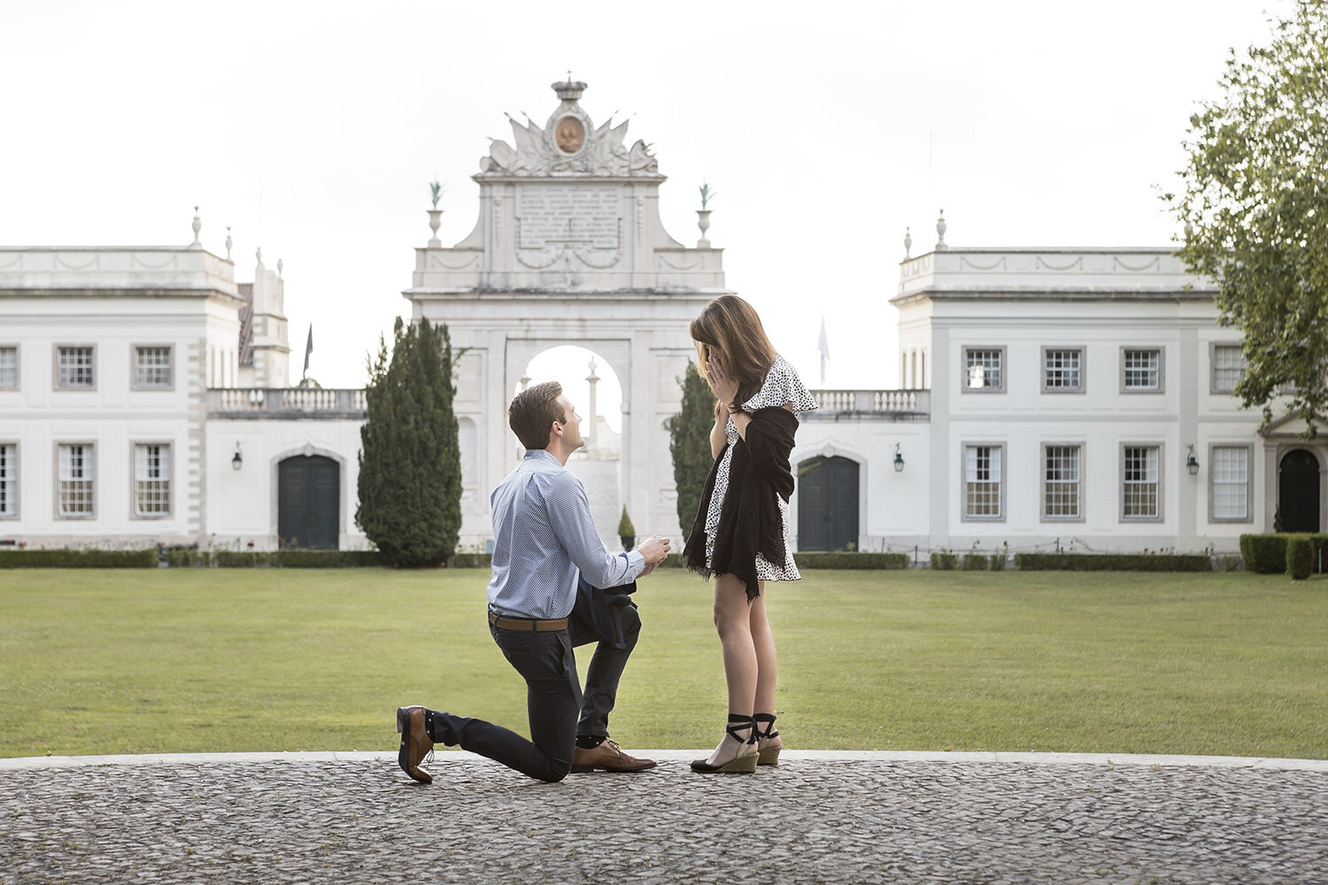 surprise-wedding-proposal-photographer-sintra-ana-lucia-da-cruz-terra-fotografia-flytographer-03.jpg