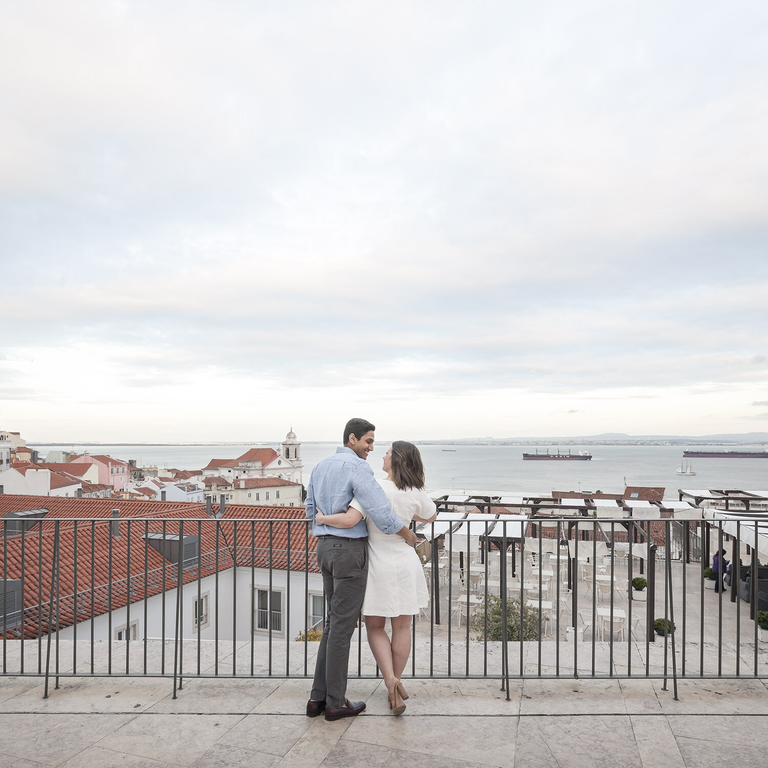 surprise-wedding-proposal-photographer-lisbon-ana-lucia-da-cruz-terra-fotografia-flytographer-53.jpg