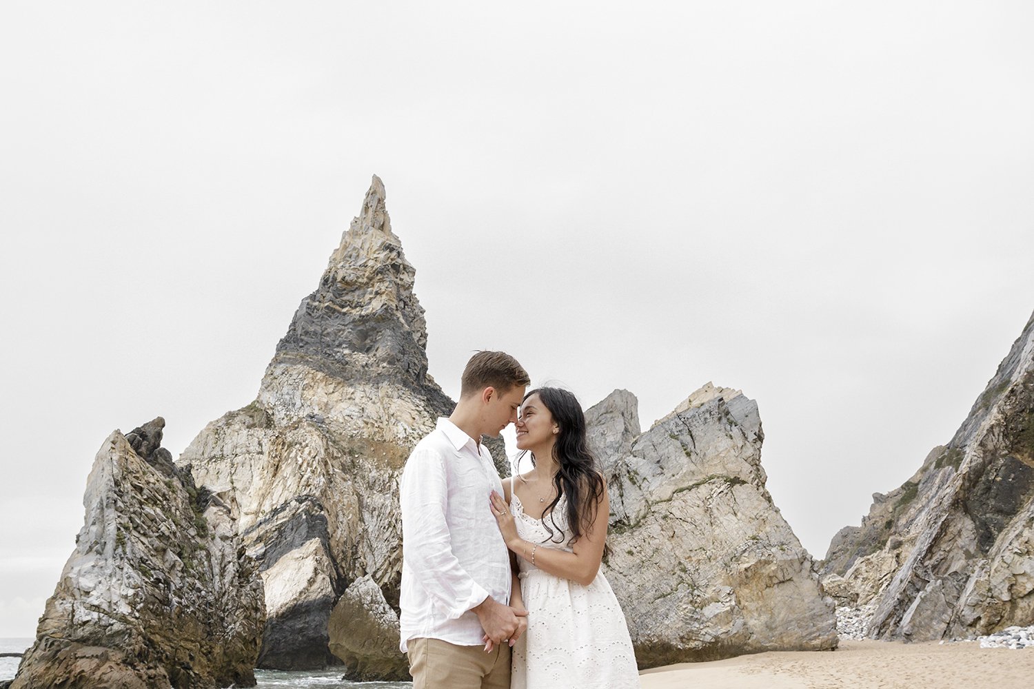 surprise-wedding-proposal-photographer-praia-da-ursa--sintra-terra-fotografia-flytographer-017.jpg