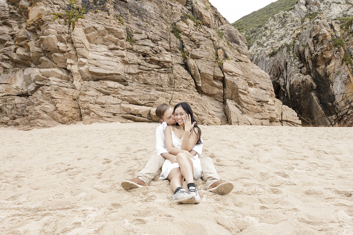 surprise-wedding-proposal-photographer-praia-da-ursa--sintra-terra-fotografia-flytographer-023.jpg