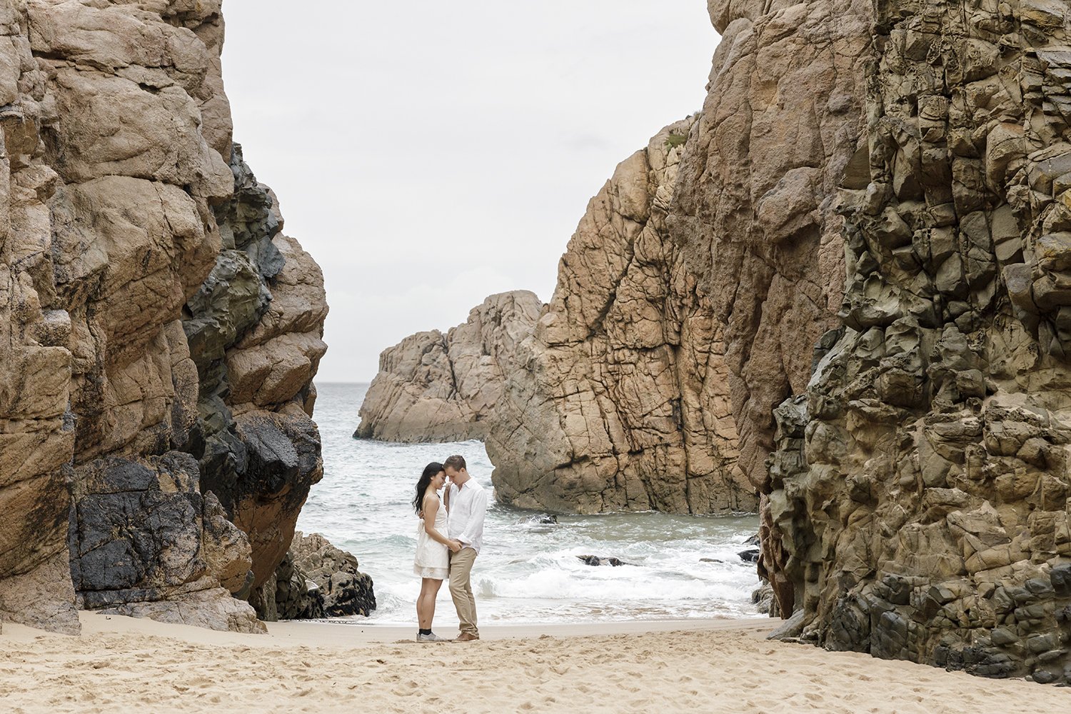 surprise-wedding-proposal-photographer-praia-da-ursa--sintra-terra-fotografia-flytographer-038.jpg