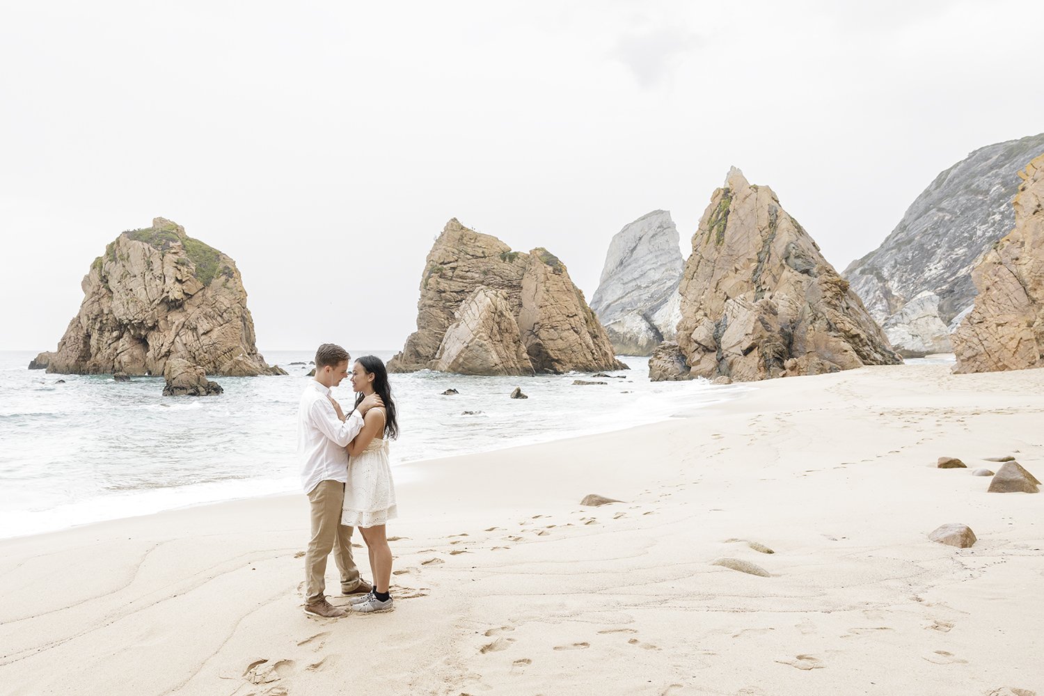 surprise-wedding-proposal-photographer-praia-da-ursa--sintra-terra-fotografia-flytographer-044.jpg