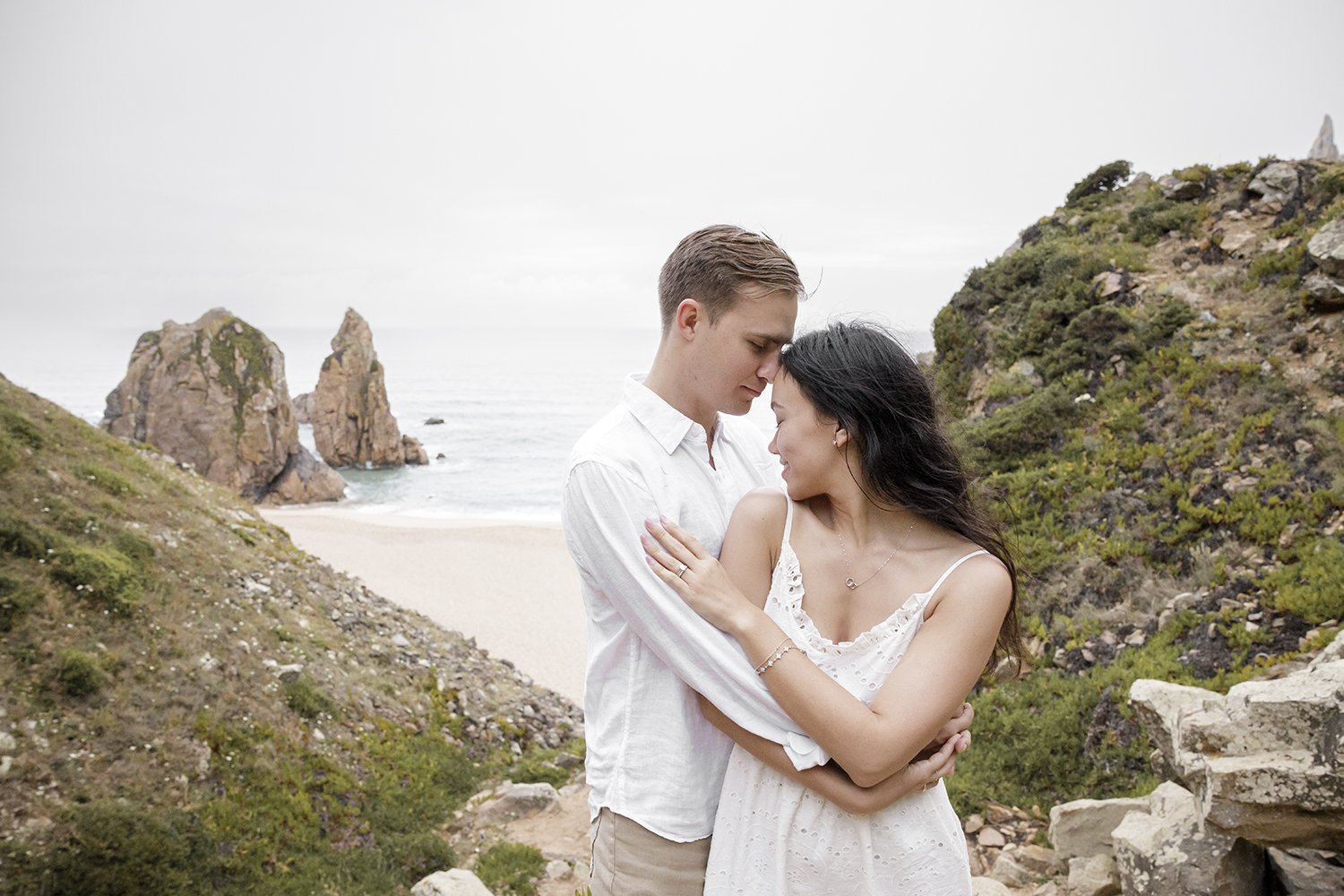 surprise-wedding-proposal-photographer-praia-da-ursa--sintra-terra-fotografia-flytographer-011.jpg