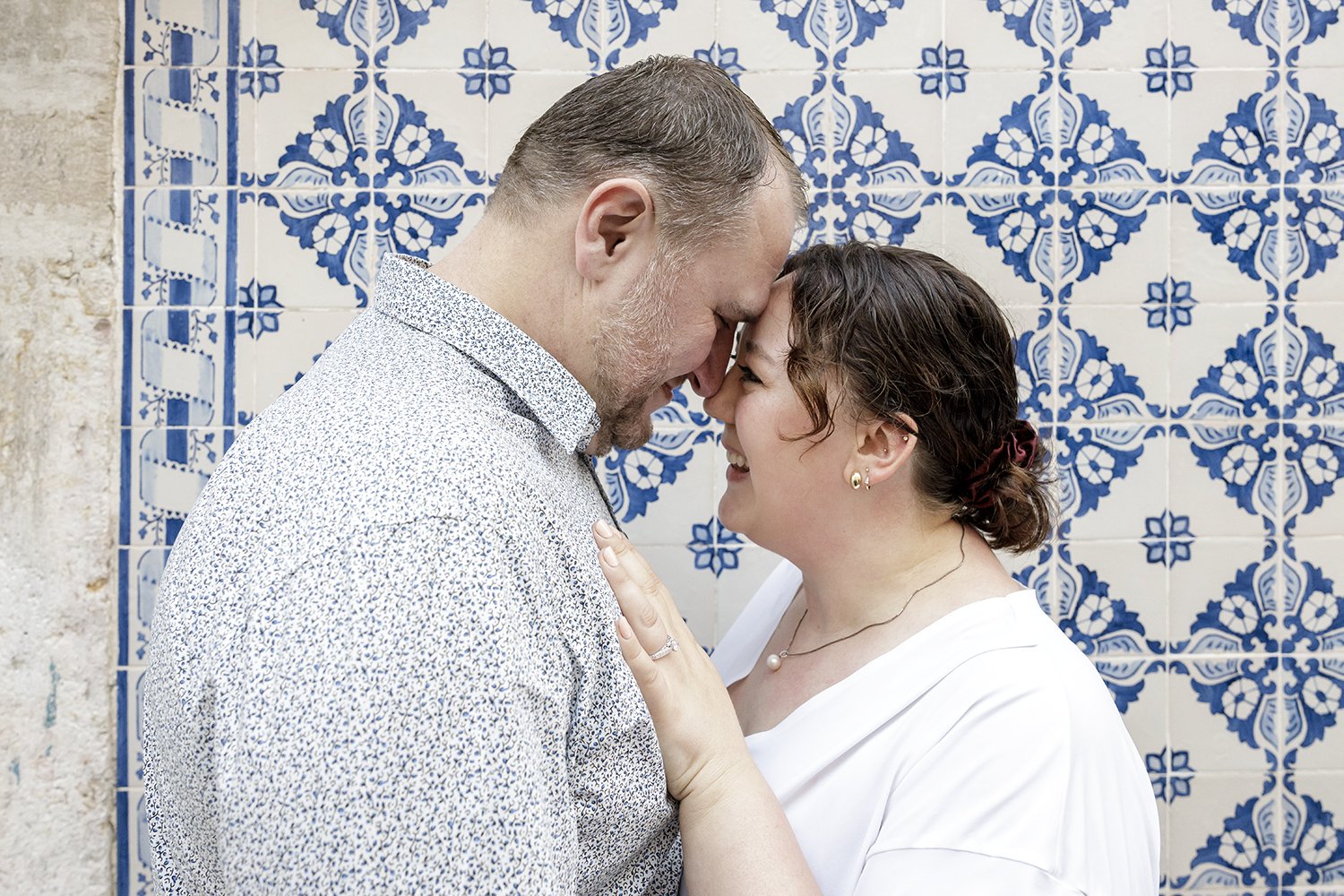 lisbon-engagement-photographer-alfama-na-lucia-da-cruz-terra-fotografia-flytographer28.jpg