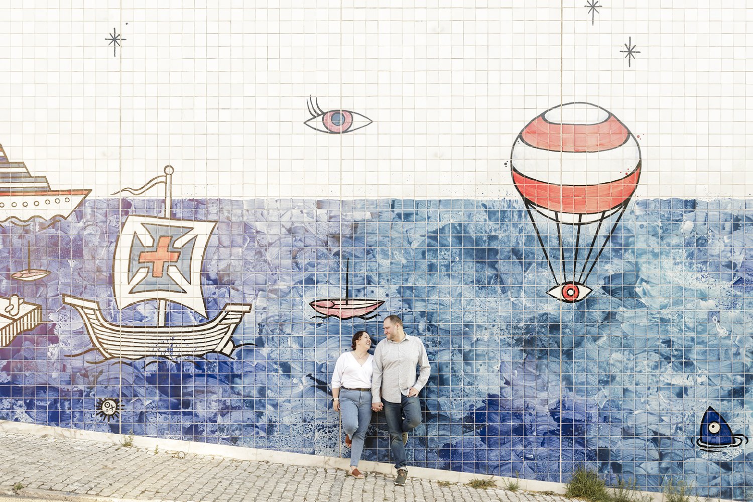 lisbon-engagement-photographer-alfama-na-lucia-da-cruz-terra-fotografia-flytographer46.jpg