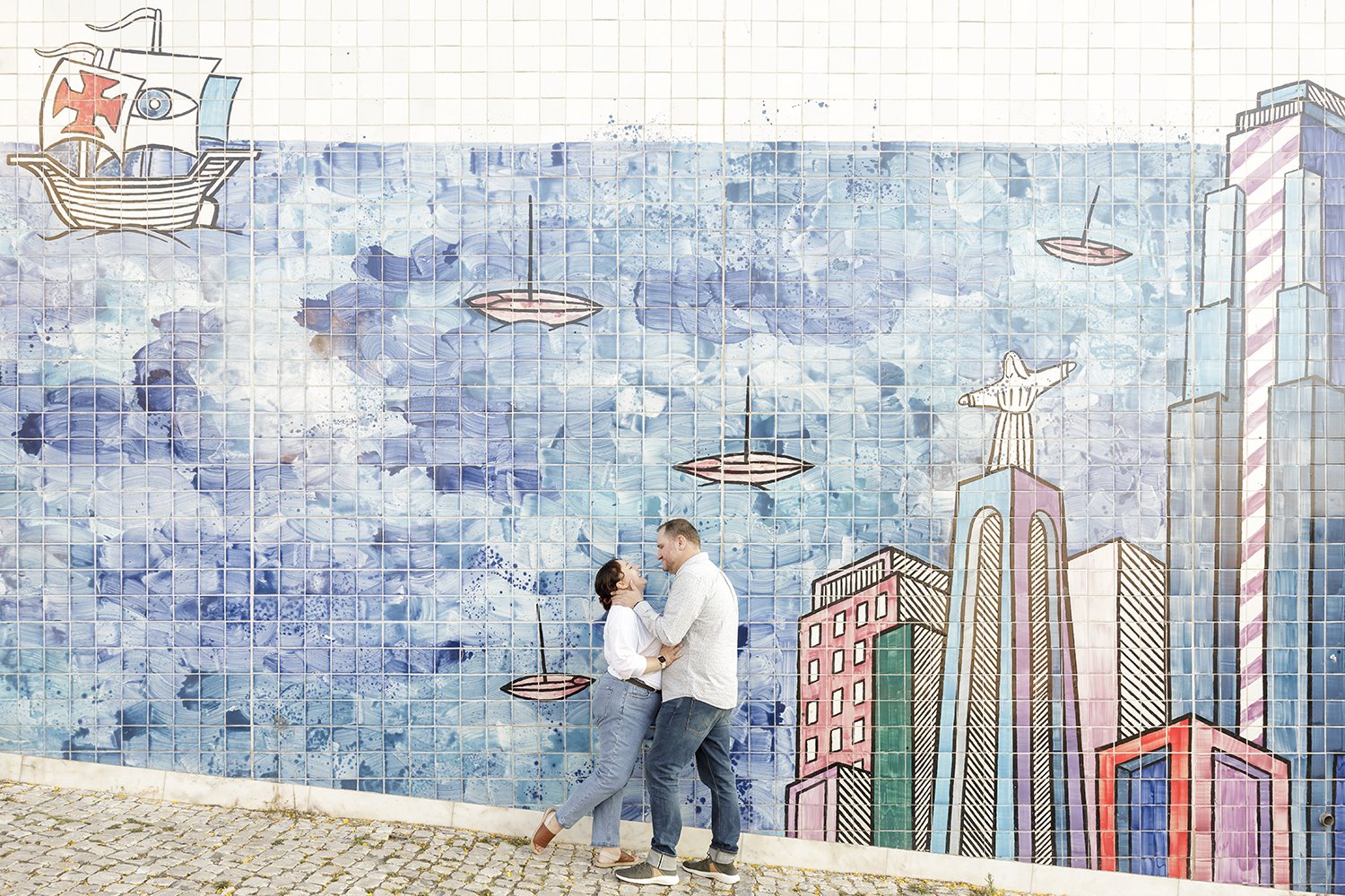 lisbon-engagement-photographer-alfama-na-lucia-da-cruz-terra-fotografia-flytographer48.jpg