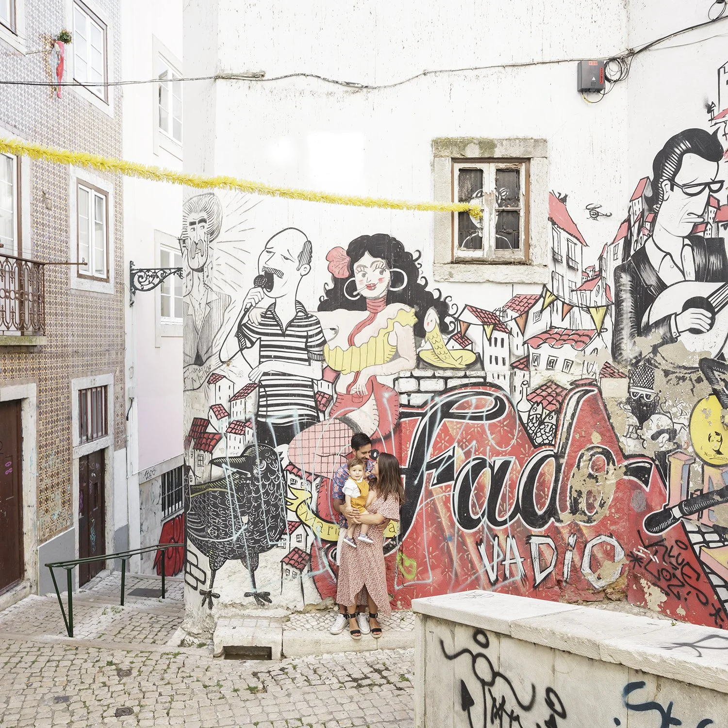 lisbon-photographer-family-session-mouraria-lisboa-terra-fotografia-04.jpg