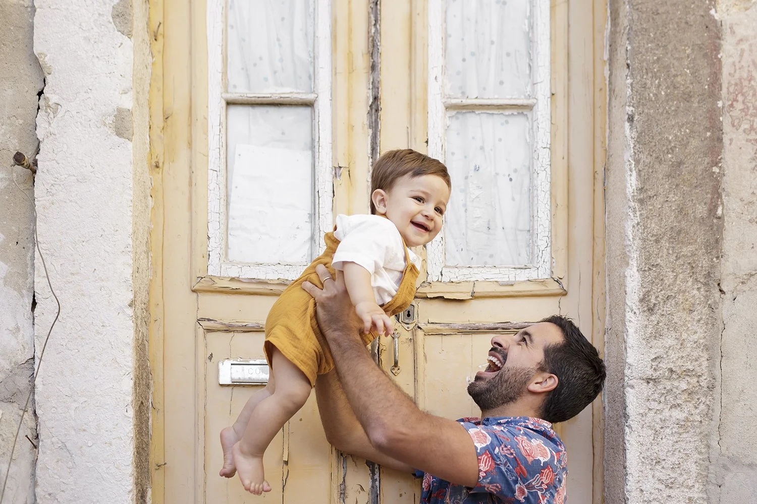 lisbon-photographer-family-session-mouraria-lisboa-terra-fotografia-16.jpg