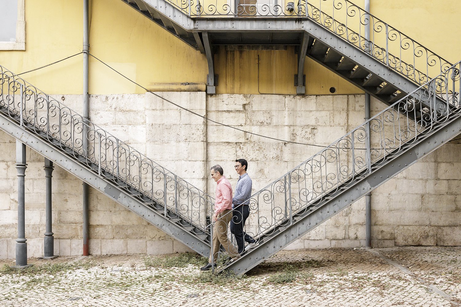 lisbon-engagement-session-gay-couple-bairro-alto-lisbon-photographer-ana-lucia-da-cruz-terra-fotografia-flytographer-46.jpg