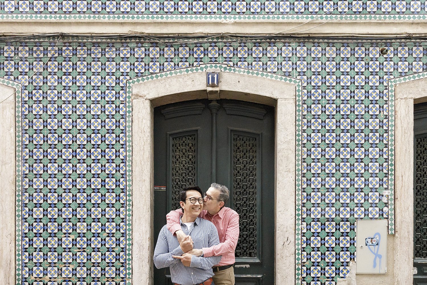 lisbon-engagement-session-gay-couple-bairro-alto-lisbon-photographer-ana-lucia-da-cruz-terra-fotografia-flytographer-11.jpg