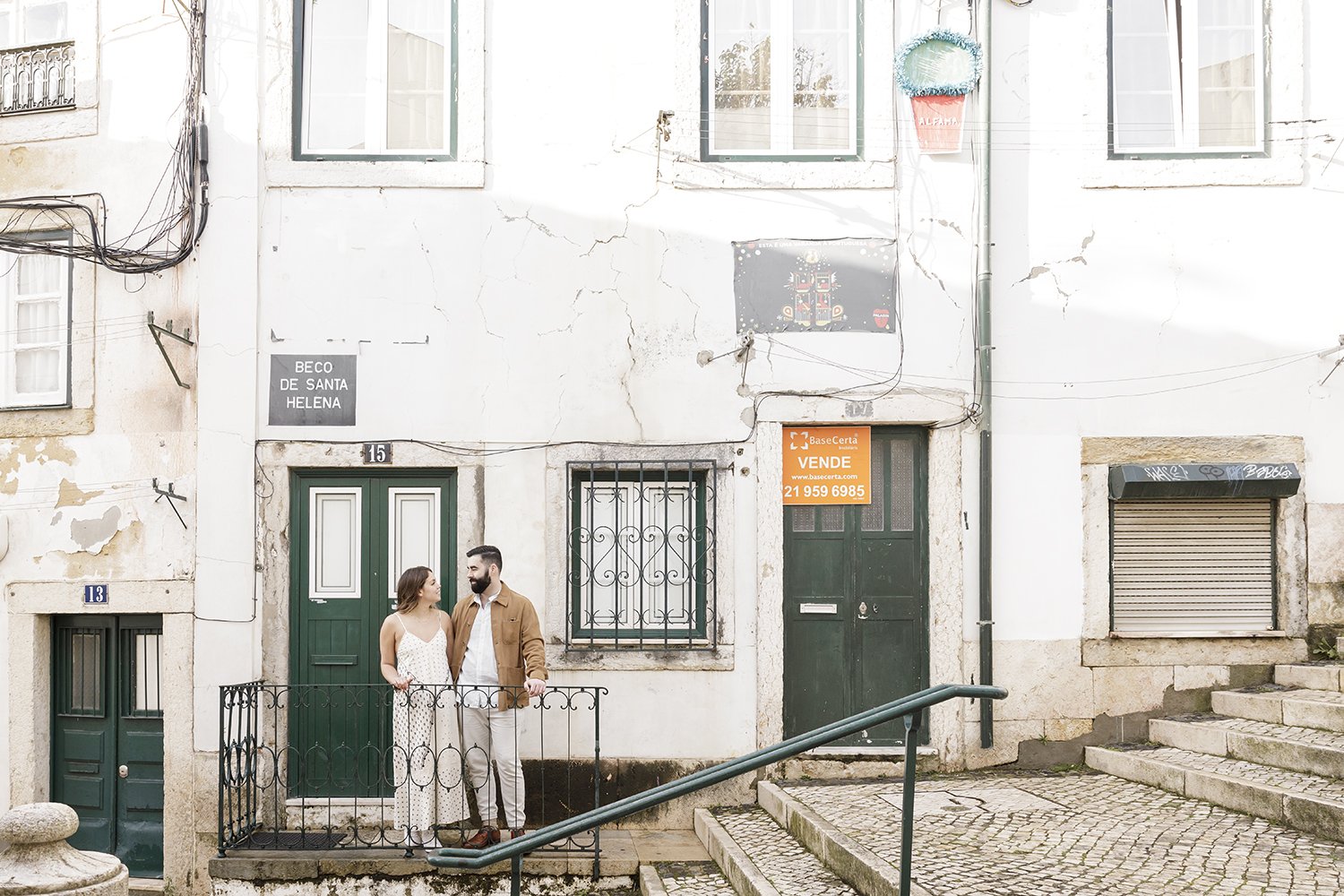 surprise-wedding-proposal-photographer-in-alfama-ana-lucia-da-cruz-terra-fotografia-flytographer-67.jpg