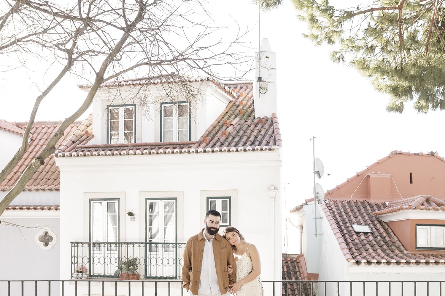 surprise-wedding-proposal-photographer-in-alfama-ana-lucia-da-cruz-terra-fotografia-flytographer-60.jpg