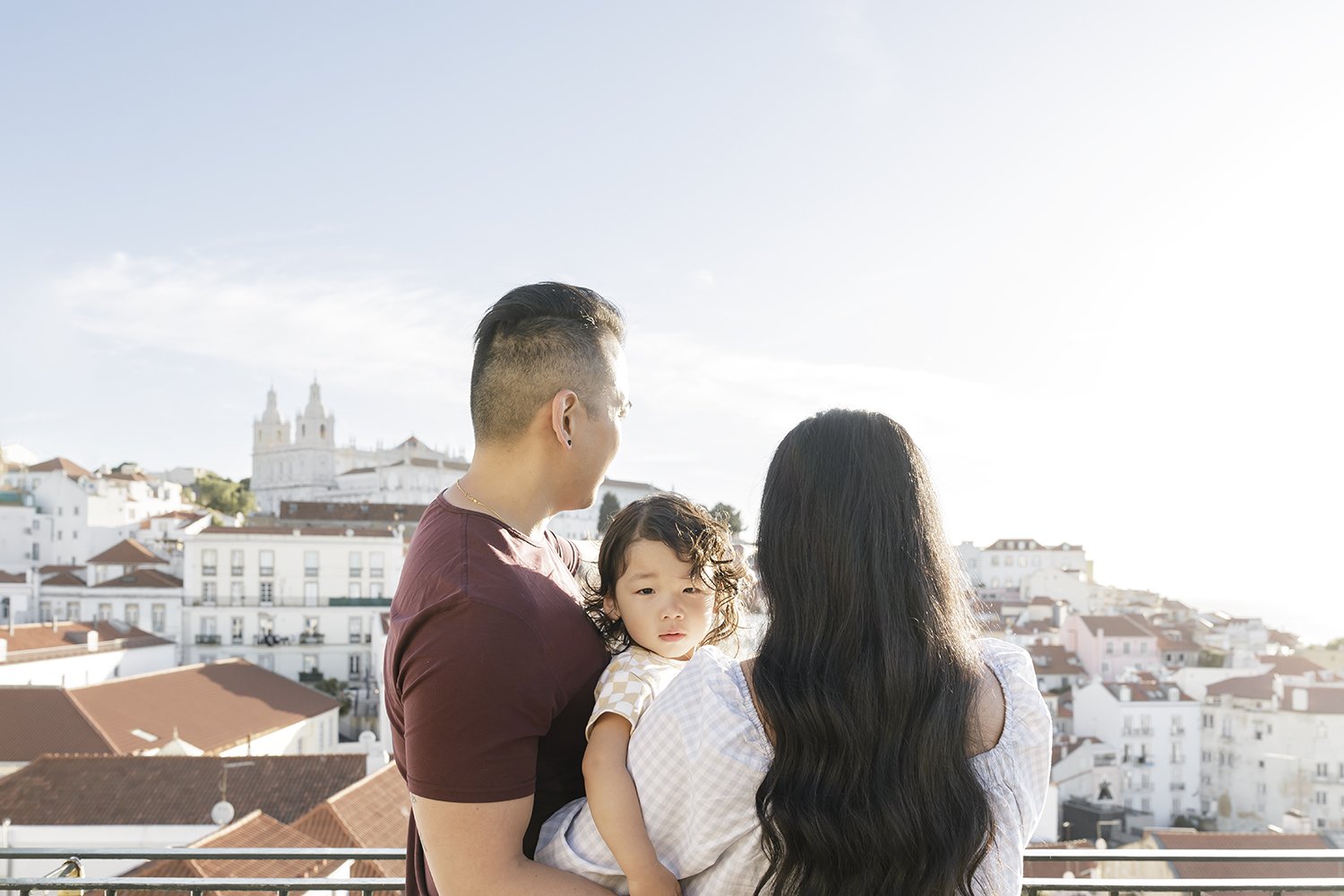 lisbon-family-photographer-alfama-ana-lucia-da-cruz-terra-fotografia-flytographer-05.jpg