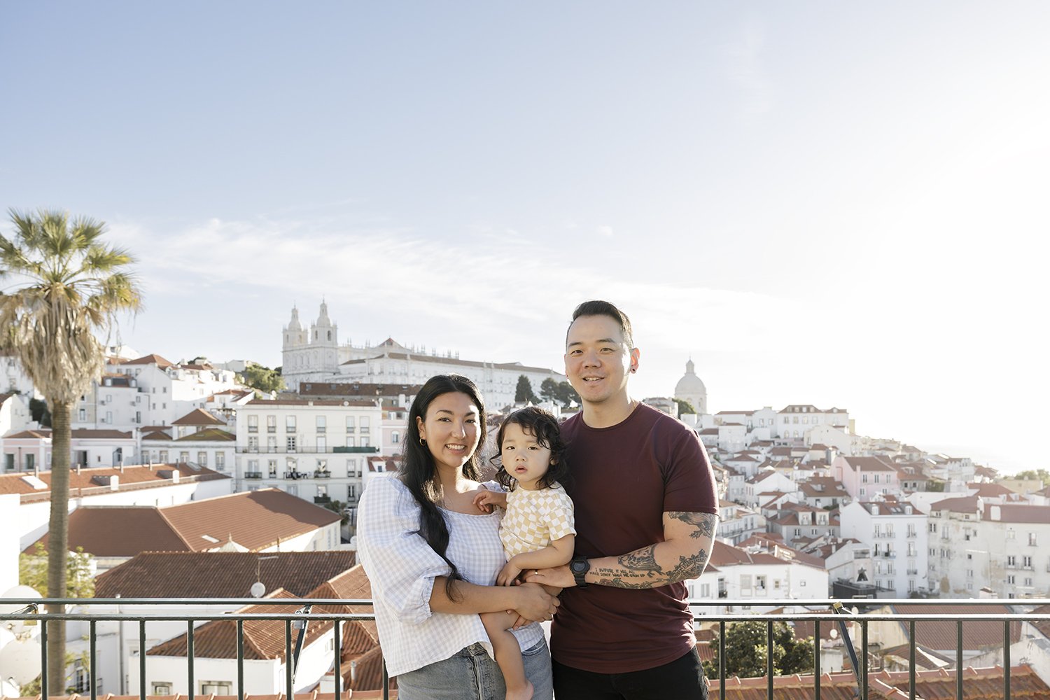 lisbon-family-photographer-alfama-ana-lucia-da-cruz-terra-fotografia-flytographer-08.jpg