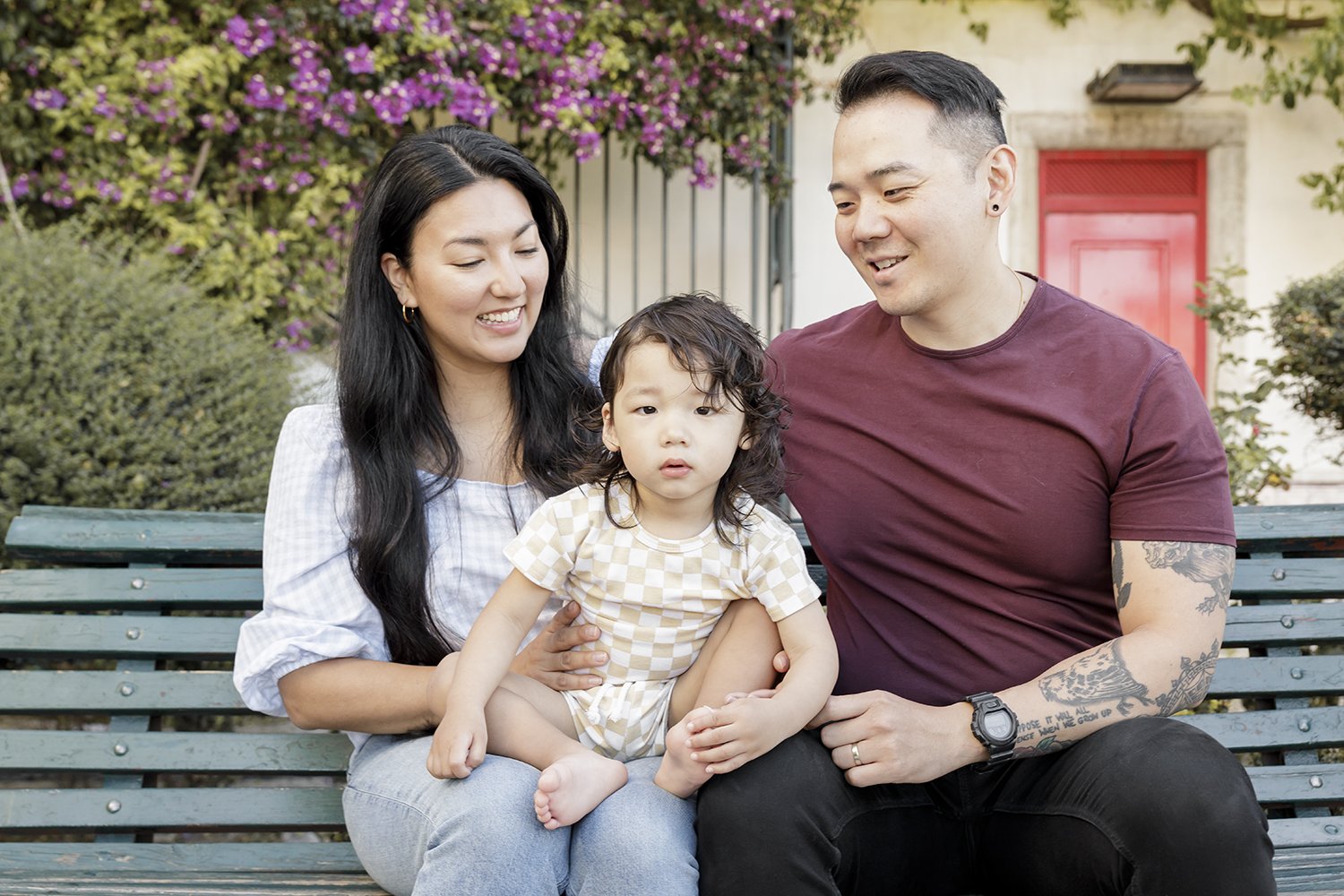 lisbon-family-photographer-alfama-ana-lucia-da-cruz-terra-fotografia-flytographer-14.jpg