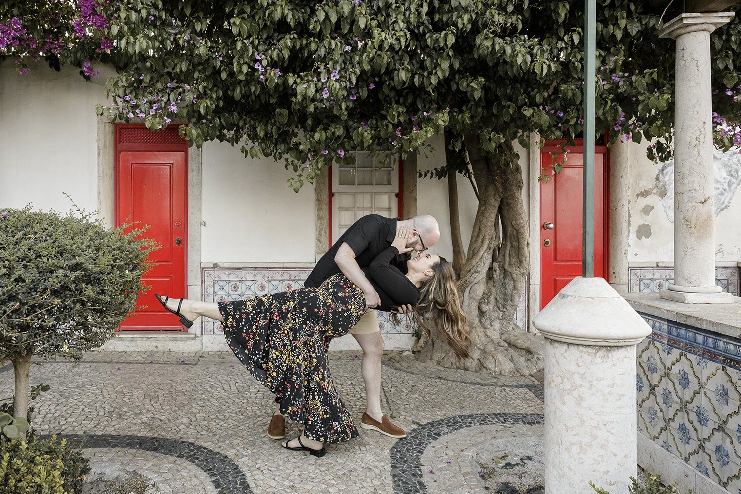 alfama-engagement-session-photographer-ana-lucia-da-cruz-terra-fotografia-flytographer-14.jpg