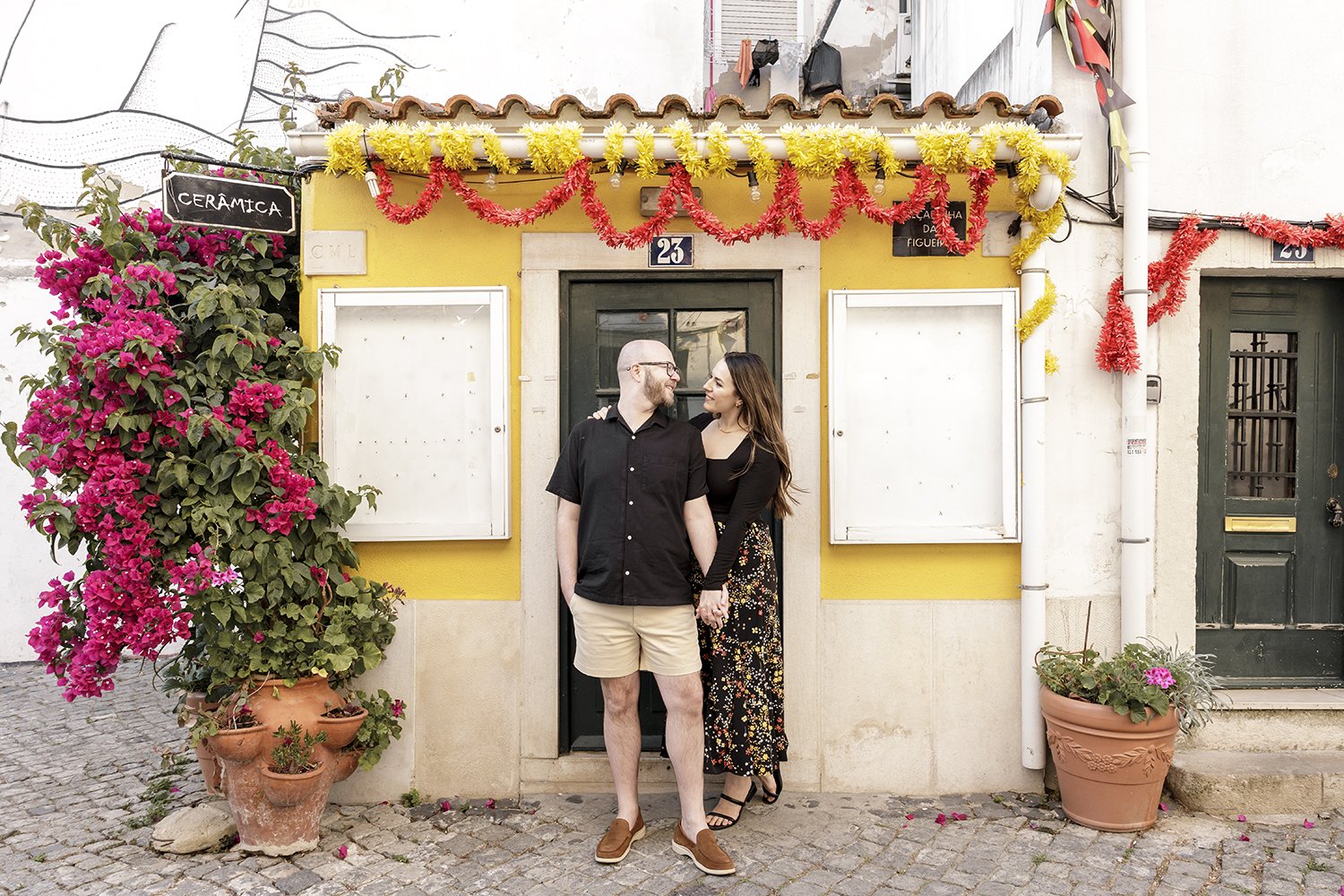 alfama-engagement-session-photographer-ana-lucia-da-cruz-terra-fotografia-flytographer-48.jpg