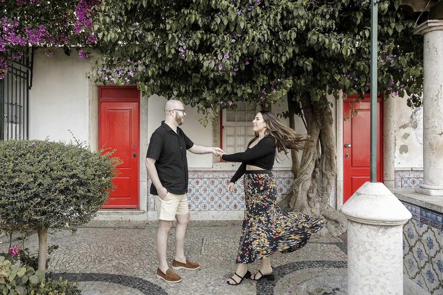 alfama-engagement-session-photographer-ana-lucia-da-cruz-terra-fotografia-flytographer-13.jpg