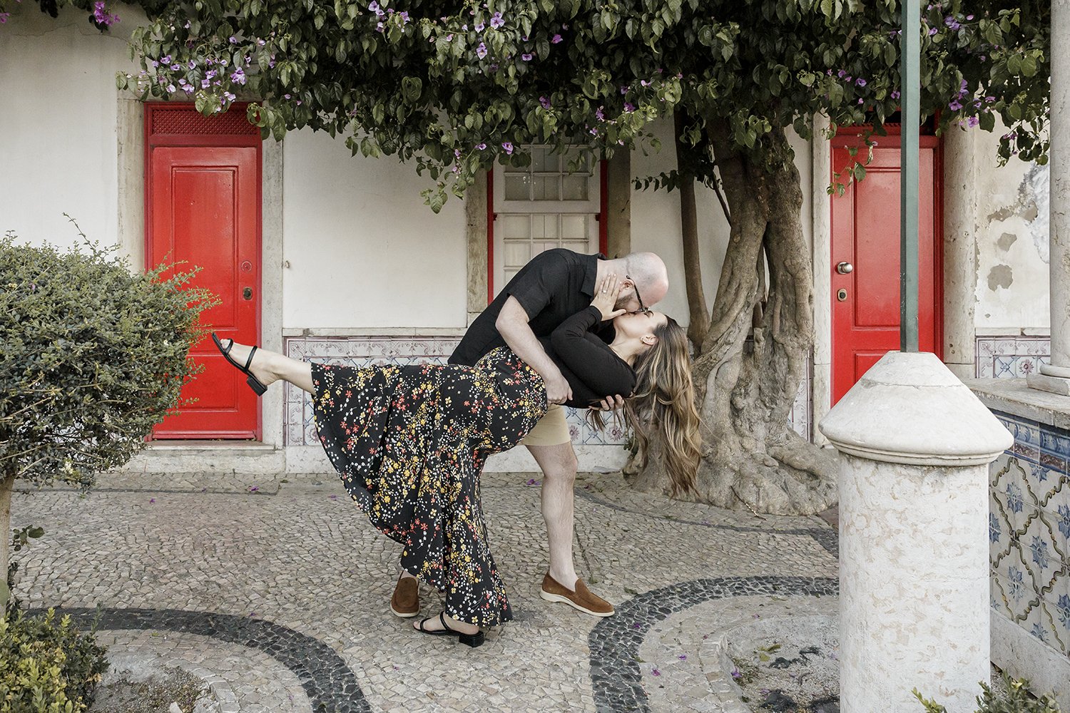 alfama-engagement-session-photographer-ana-lucia-da-cruz-terra-fotografia-flytographer-15.jpg