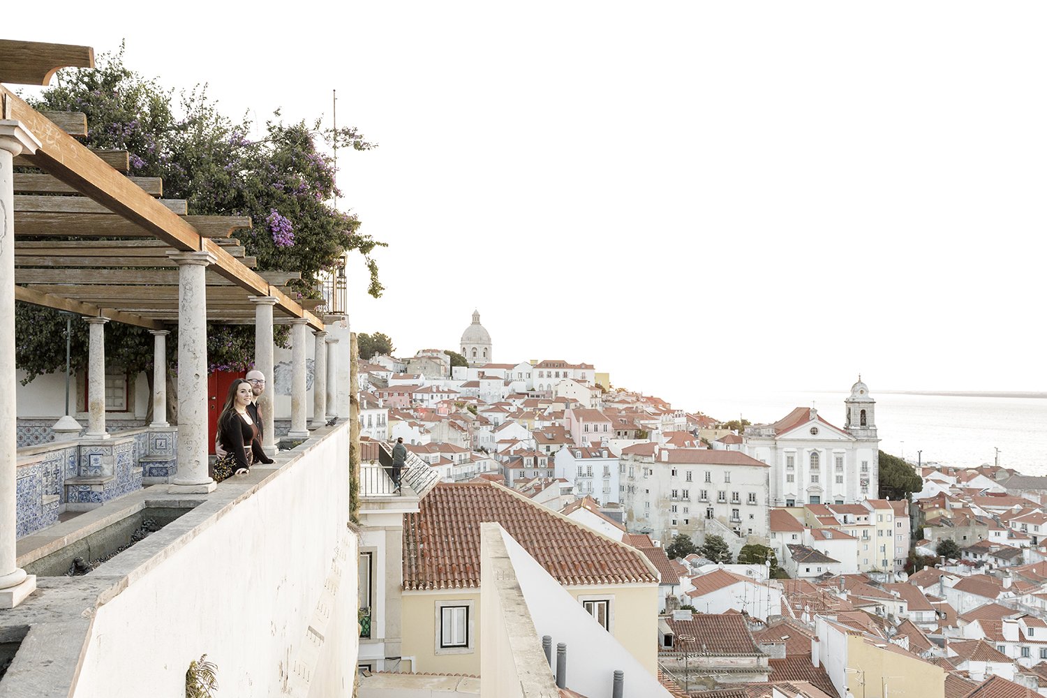 alfama-engagement-session-photographer-ana-lucia-da-cruz-terra-fotografia-flytographer-18.jpg