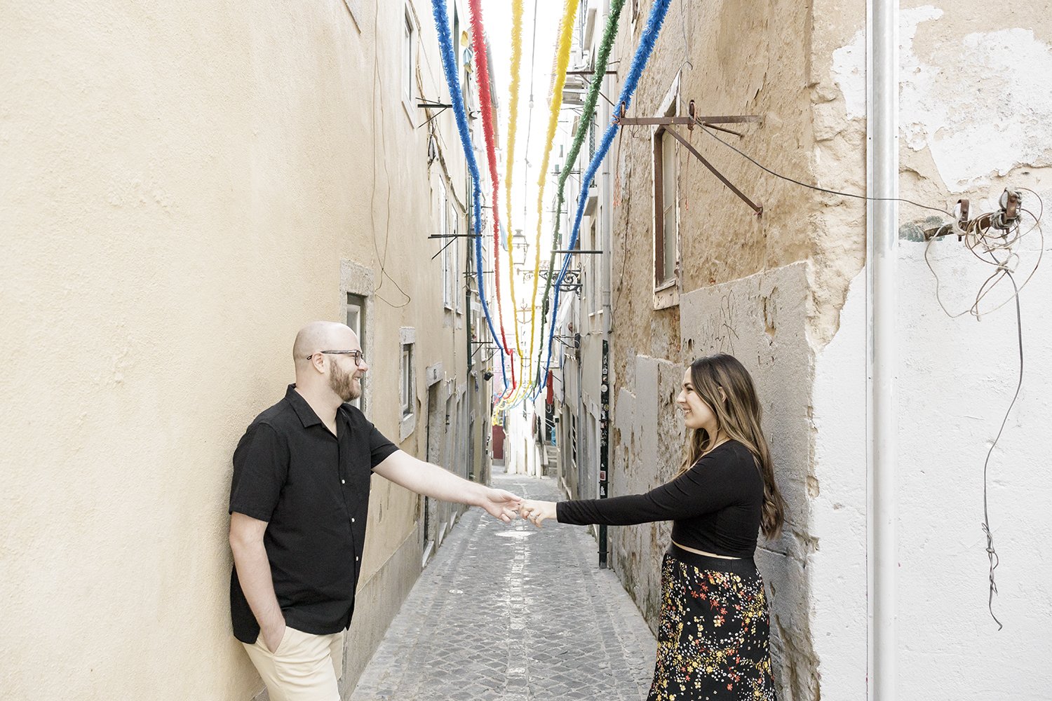 alfama-engagement-session-photographer-ana-lucia-da-cruz-terra-fotografia-flytographer-27.jpg