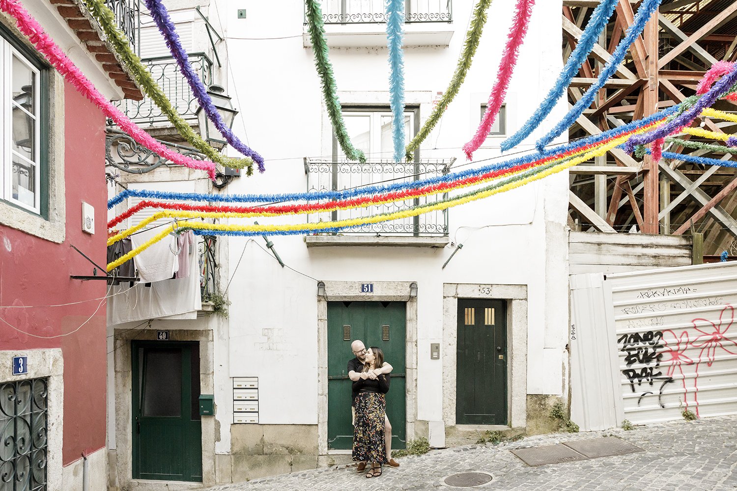 alfama-engagement-session-photographer-ana-lucia-da-cruz-terra-fotografia-flytographer-29.jpg