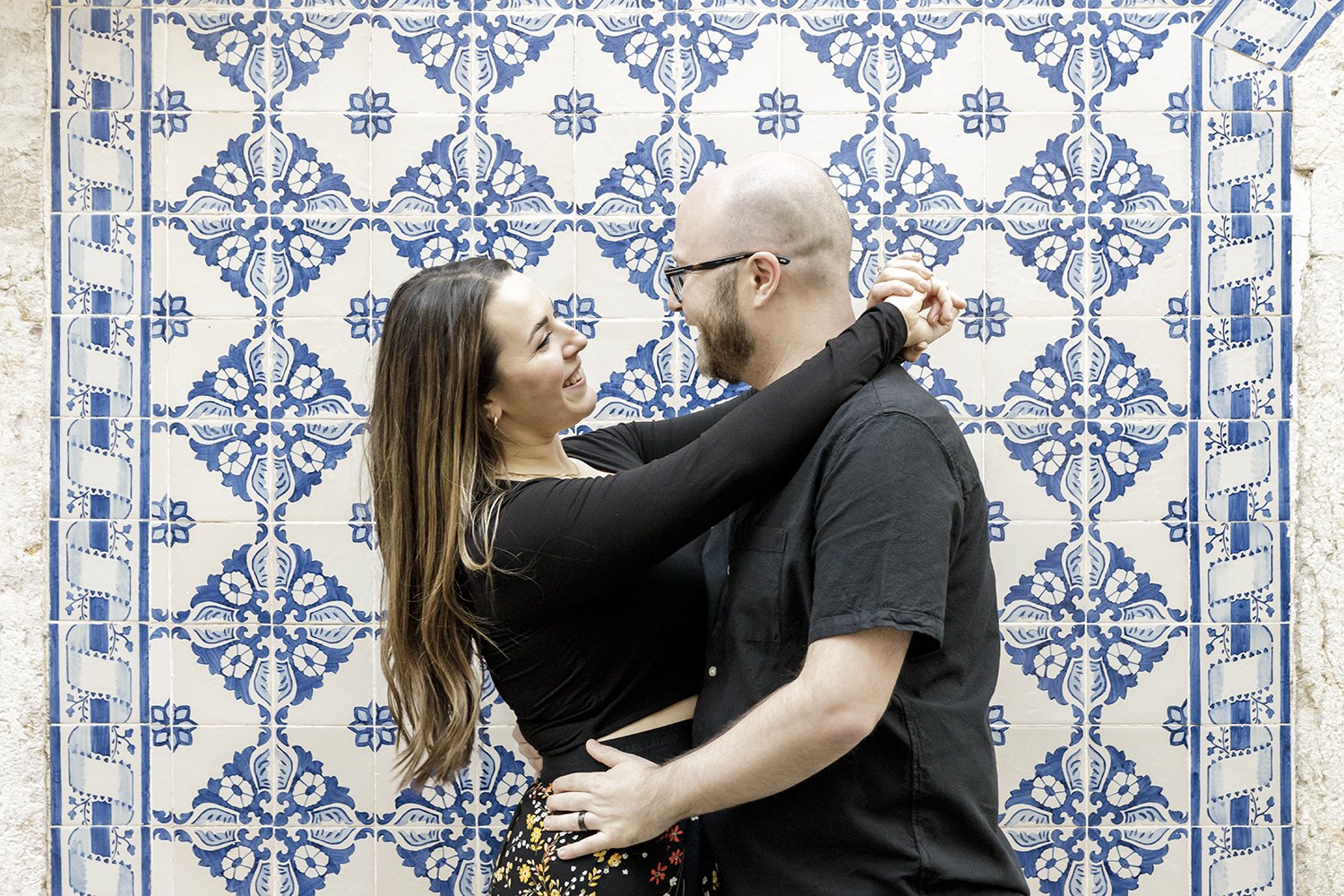 alfama-engagement-session-photographer-ana-lucia-da-cruz-terra-fotografia-flytographer-36.jpg