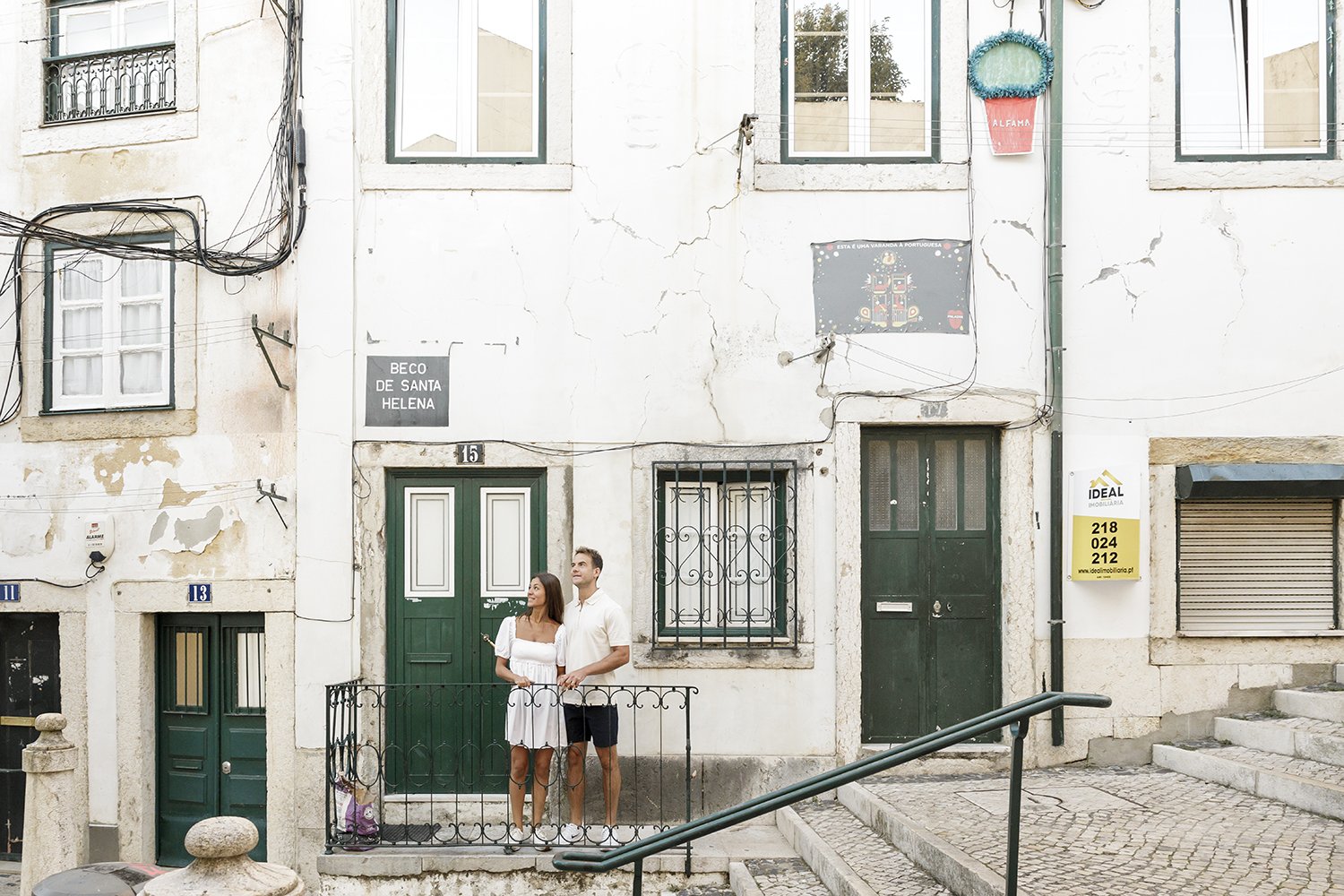 alfama-destination-engagement-session-photographer-ana-lucia-da-cruz-terra-fotografia-flytographer-21.jpg