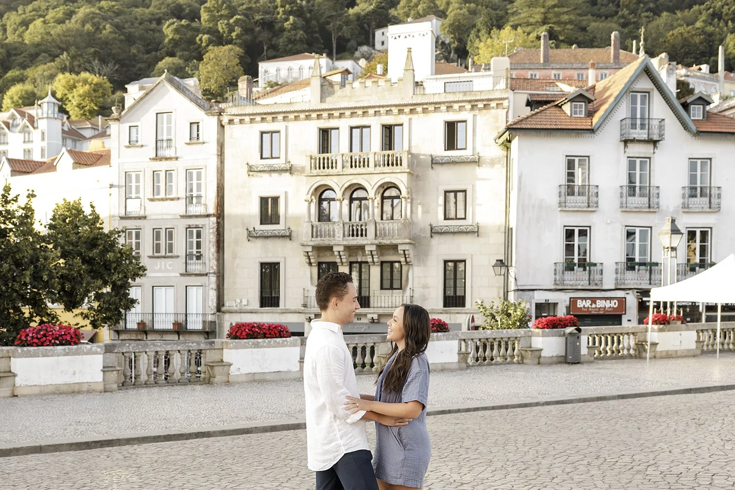 sintra-surprise-wedding-proposal-photographer-ana-lucia-da-cruz-flytographer-10.jpg